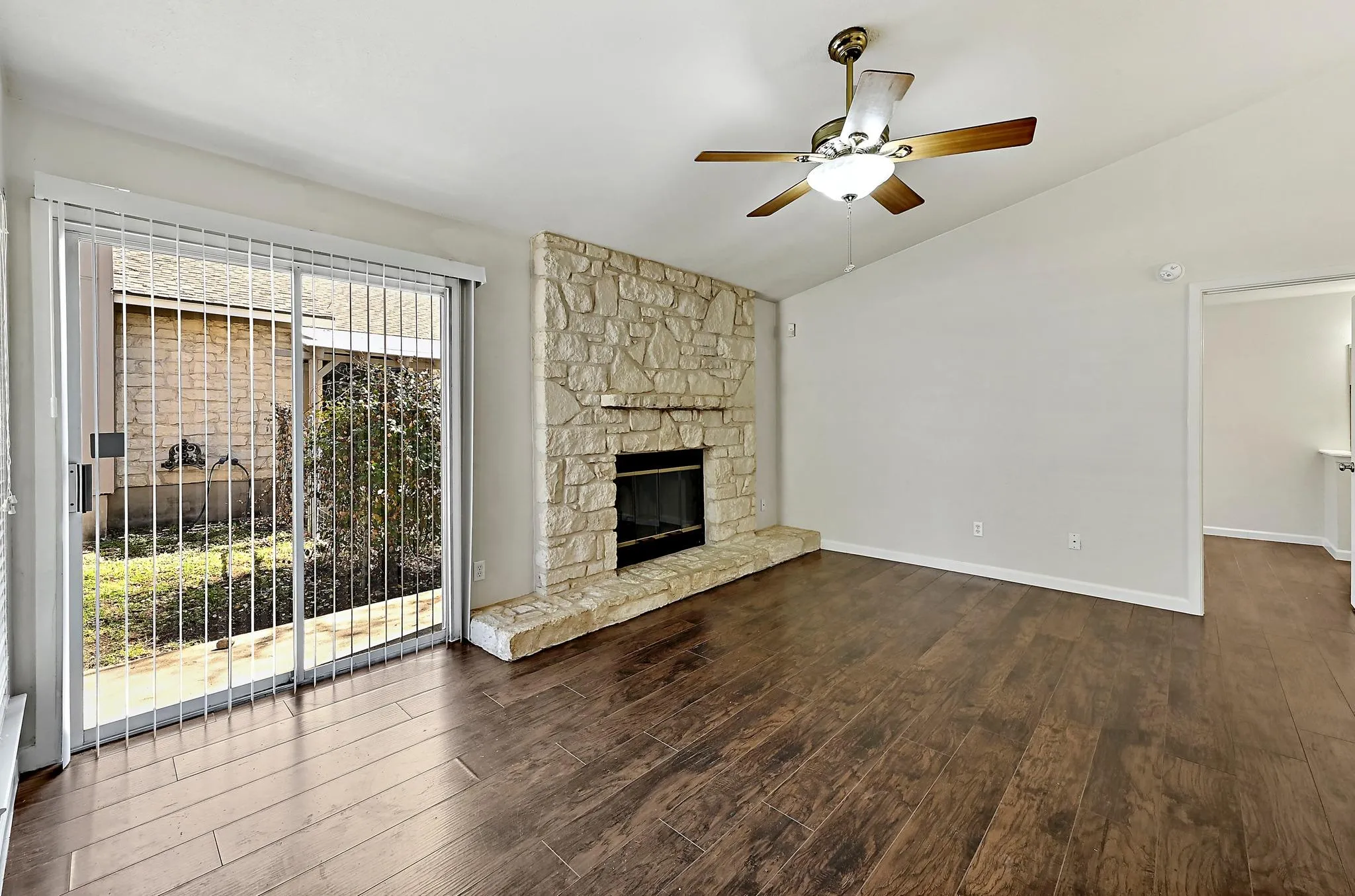 Photo 5 of 4407 LIMEWOOD CT