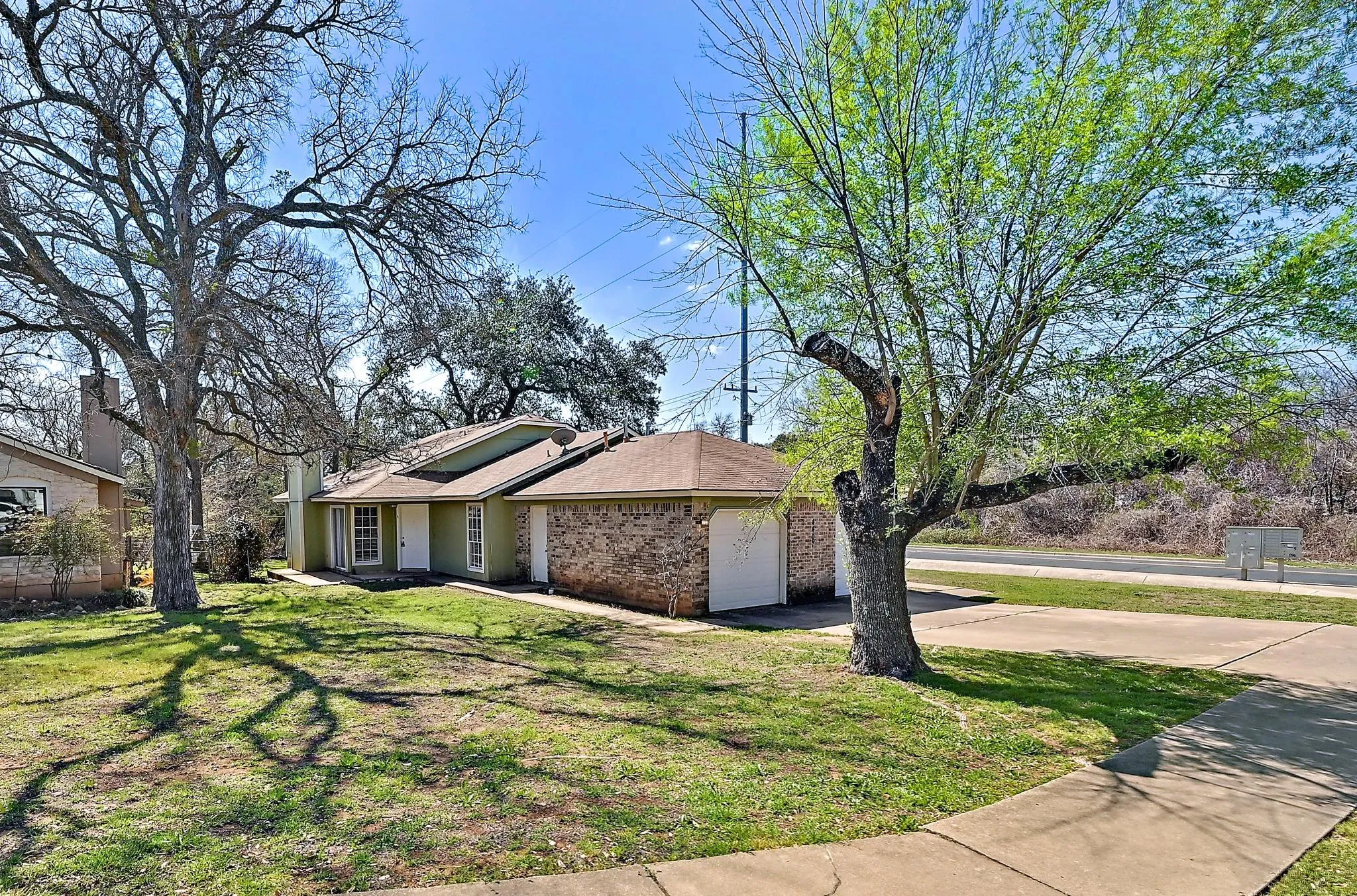Photo 2 of 4407 LIMEWOOD CT