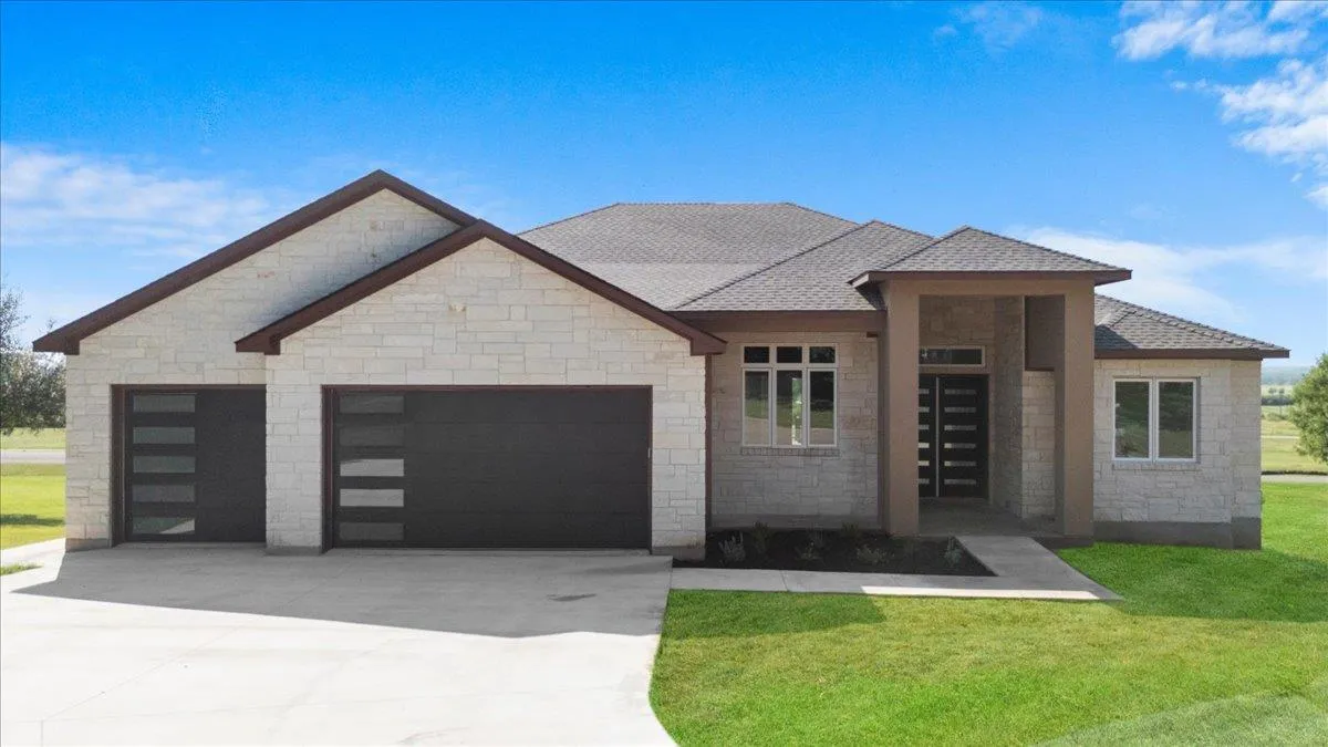 Photo of 103 ARBORVITA PL, Bastrop, TX, 78602