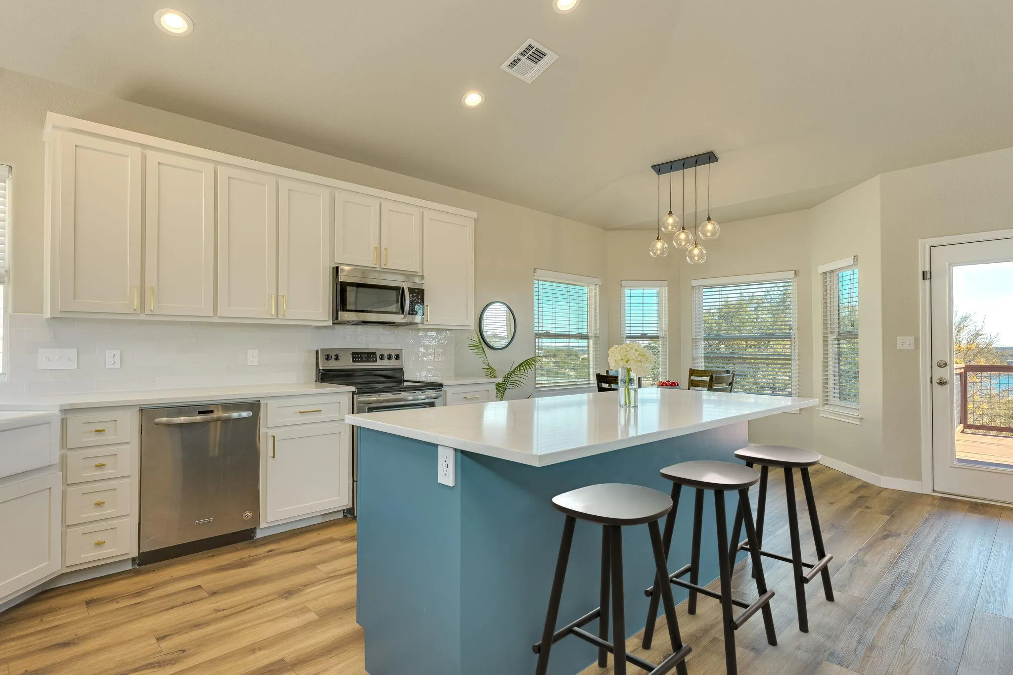 Photo 2 of 330 SOUTHWIND RD