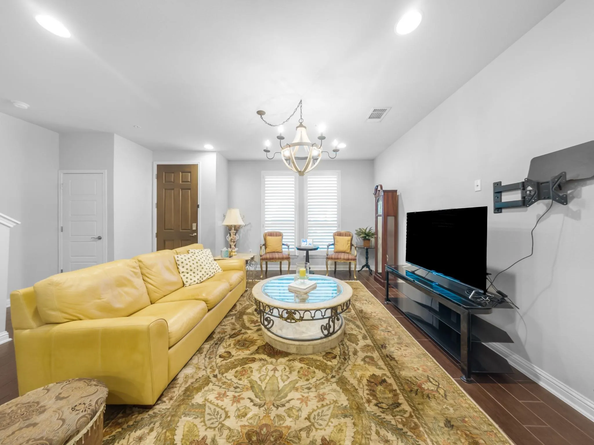 Photo 5 of 13800 LYNDHURST ST #324