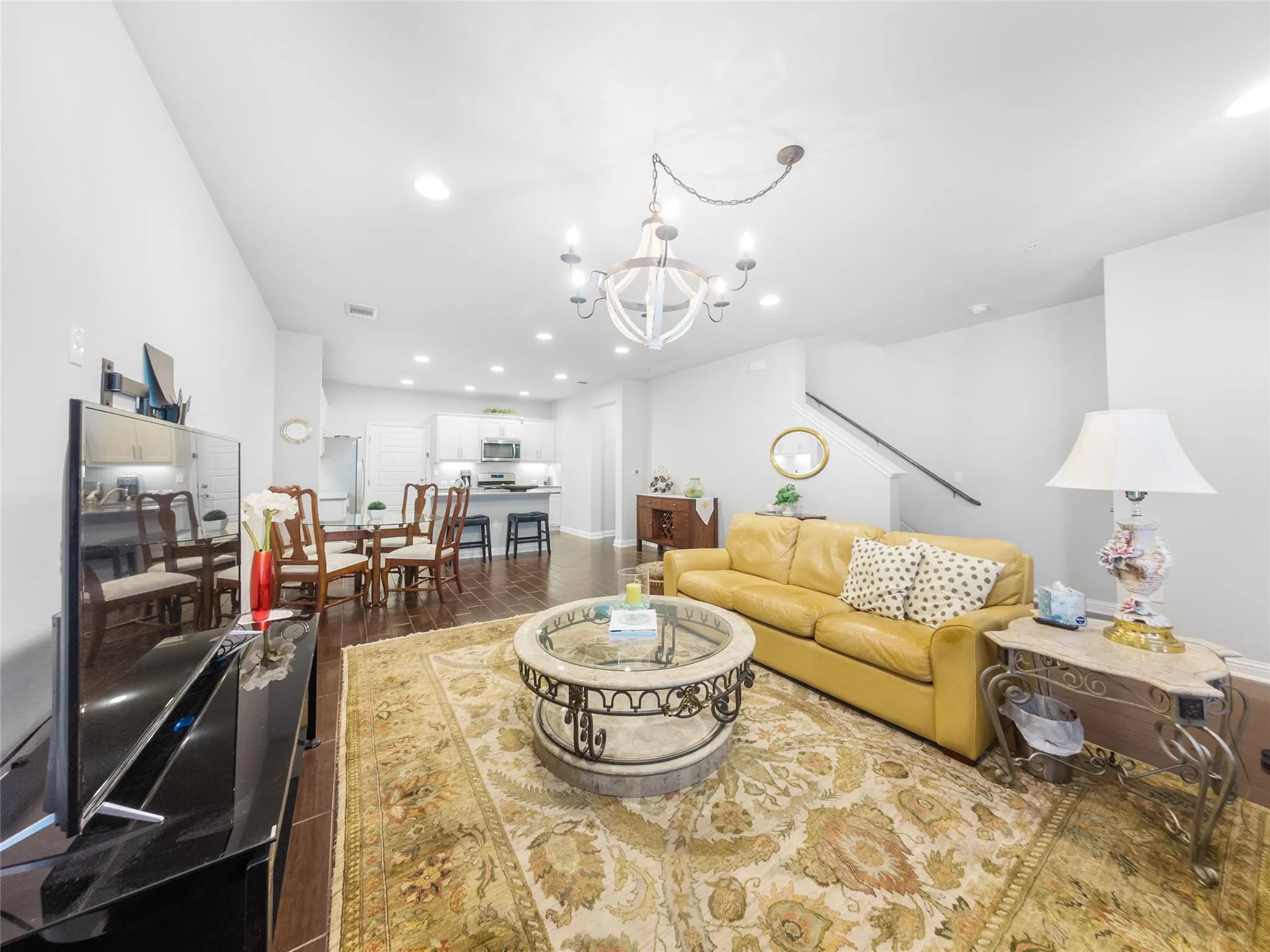 Photo 4 of 13800 LYNDHURST ST #324