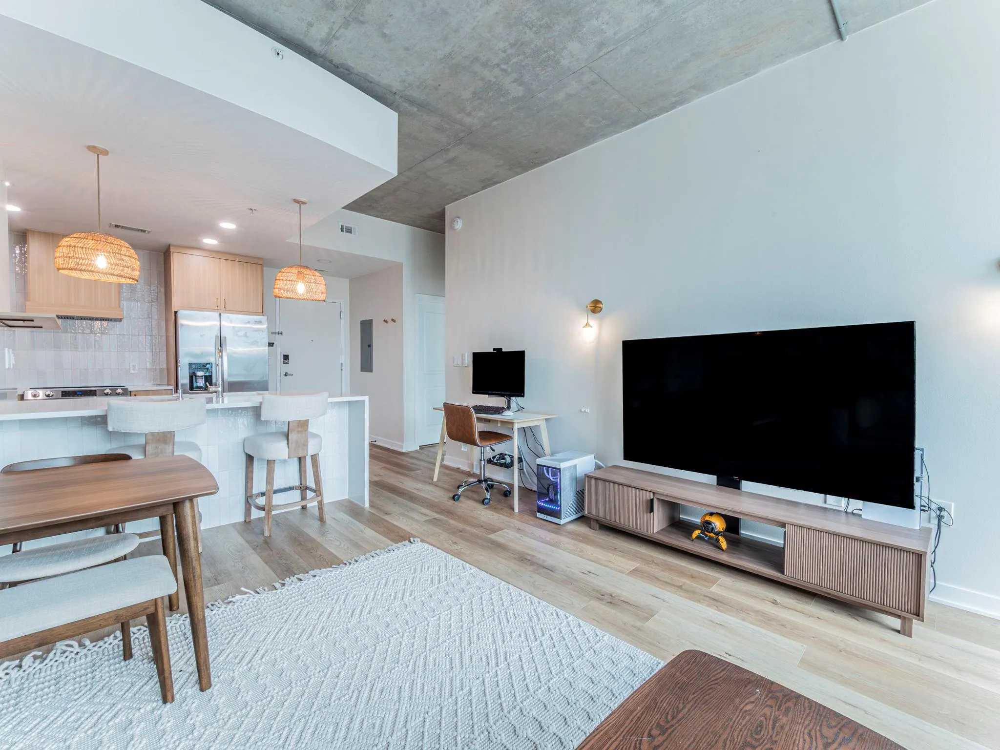 Photo 4 of 360 NUECES ST #1018