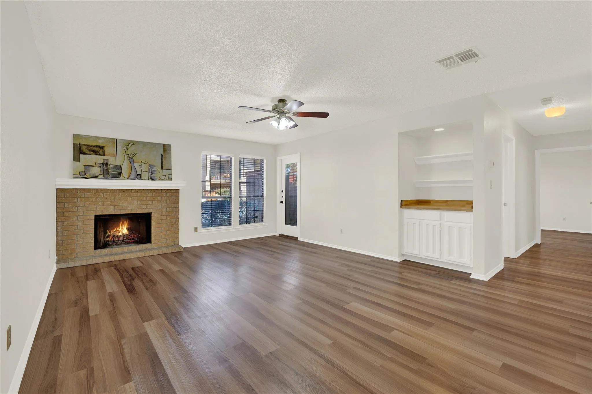 Photo 3 of 1202 THORPE LN #701