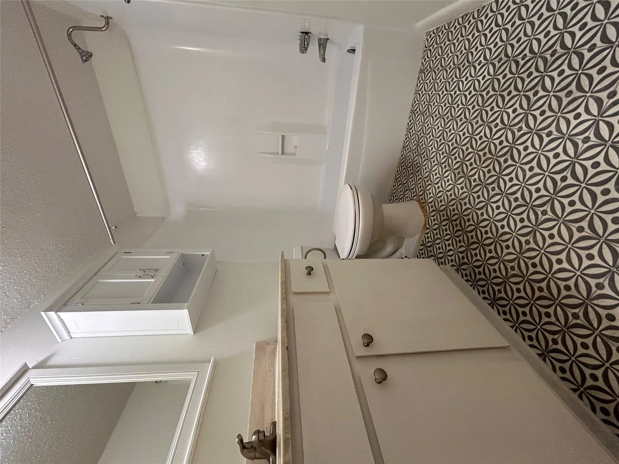 Photo 5 of 808 WINFLO DR #206