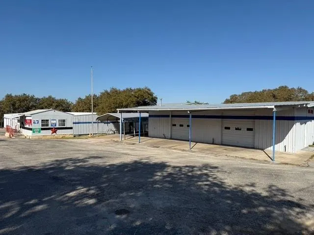 Photo of 804 BEE CREEK RD, Spicewood, TX, 78669