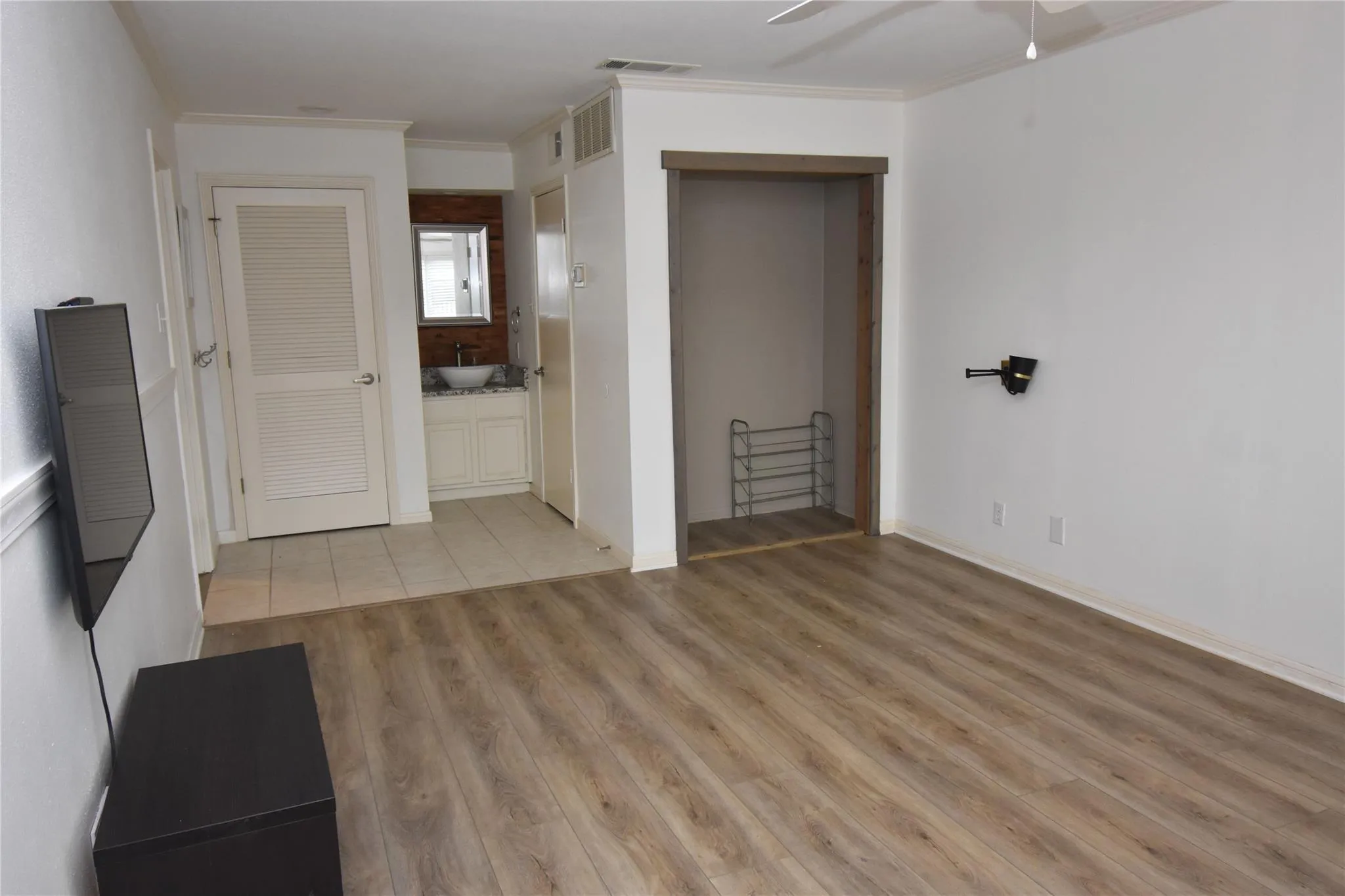 Photo 3 of 8888 TALLWOOD DR #2109