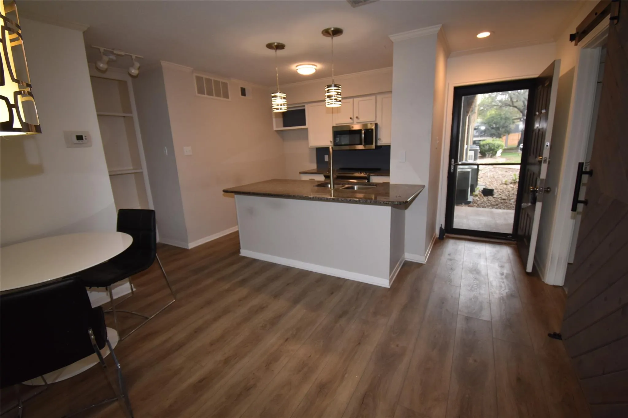 Photo 5 of 8888 TALLWOOD DR #2109