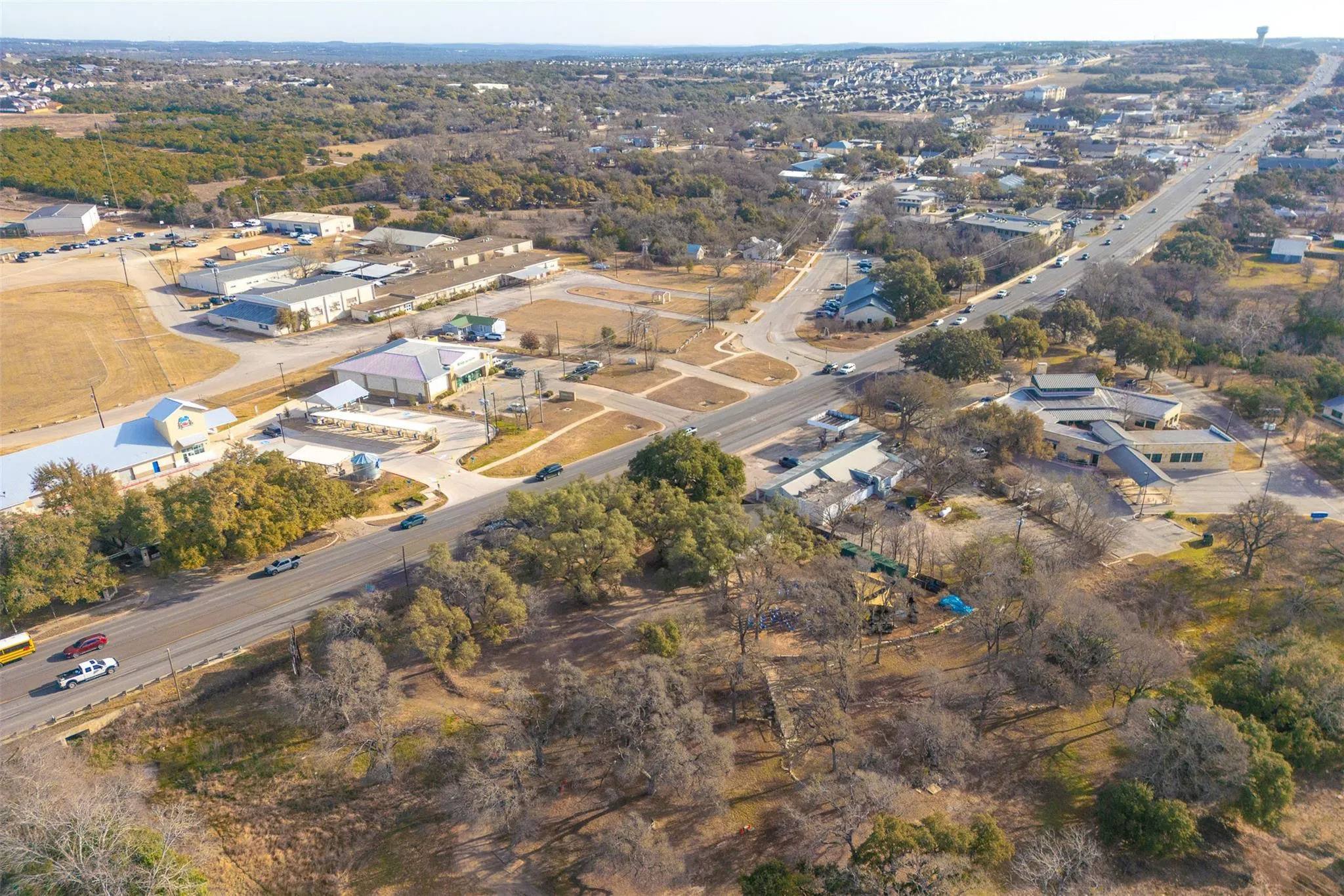 Photo 5 of 603 W HIGHWAY 290 HWY