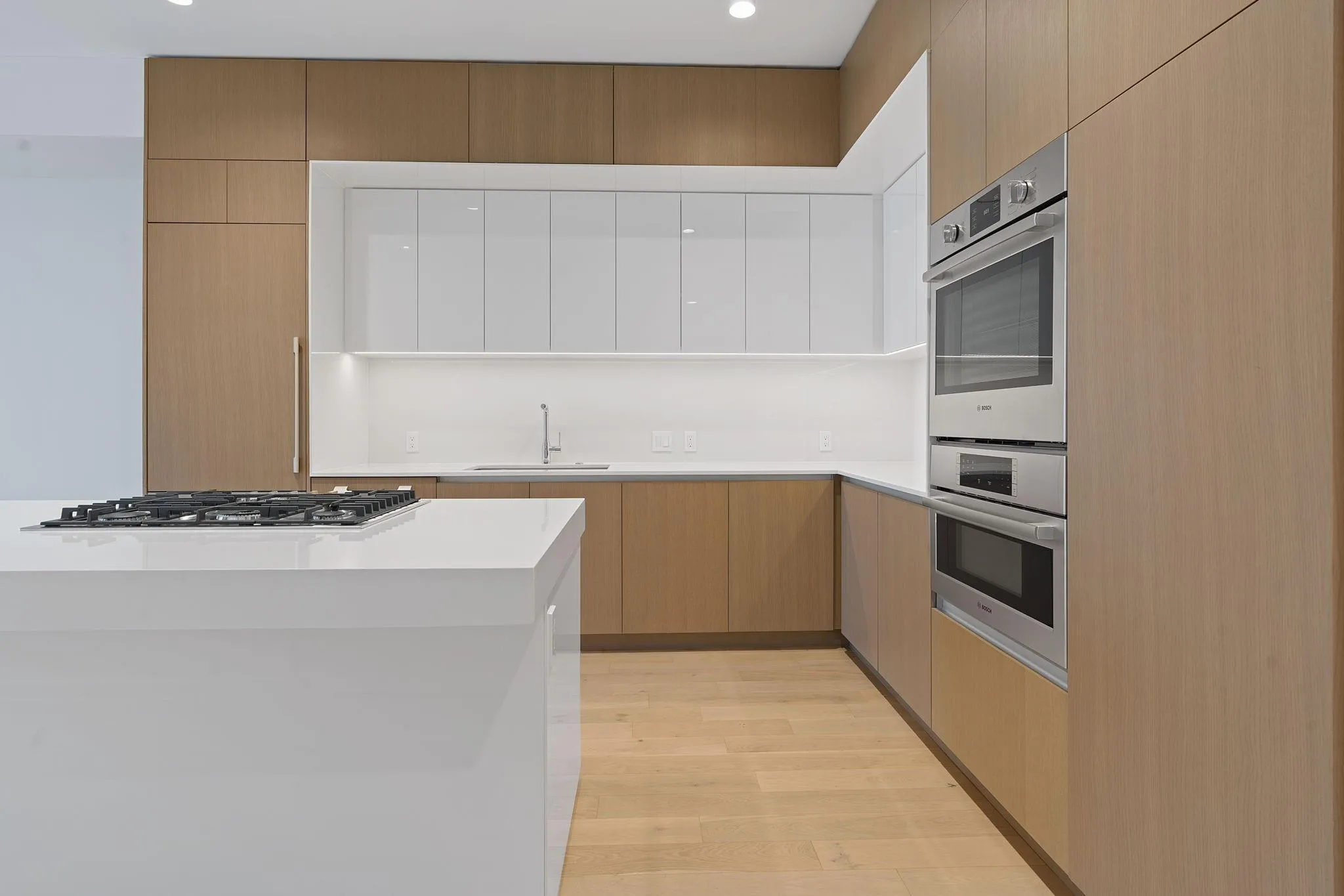 Photo 5 of 313 W 17TH ST #1203