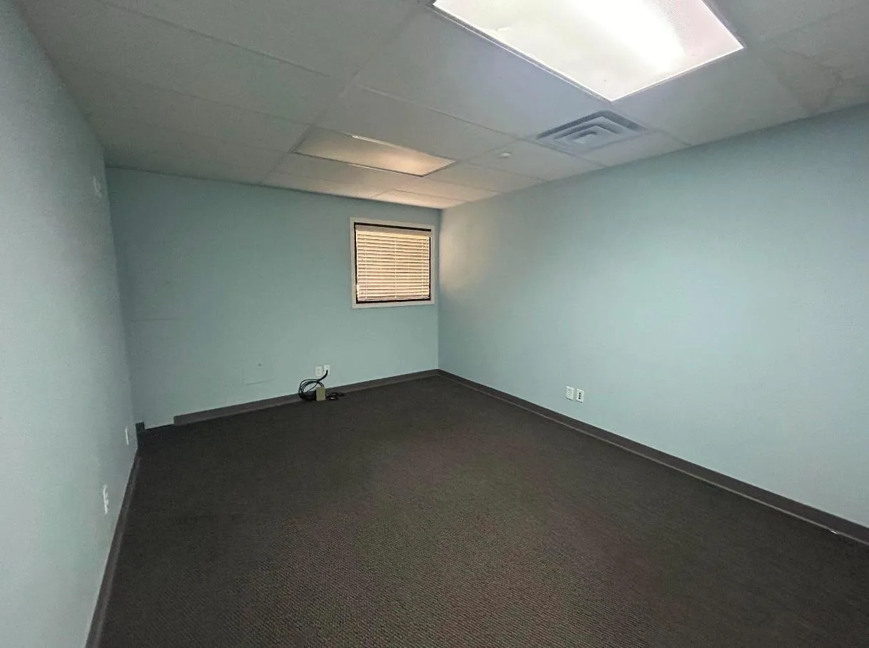 Photo 4 of 1110 W WILLIAM CANNON DR #BUILDING 1