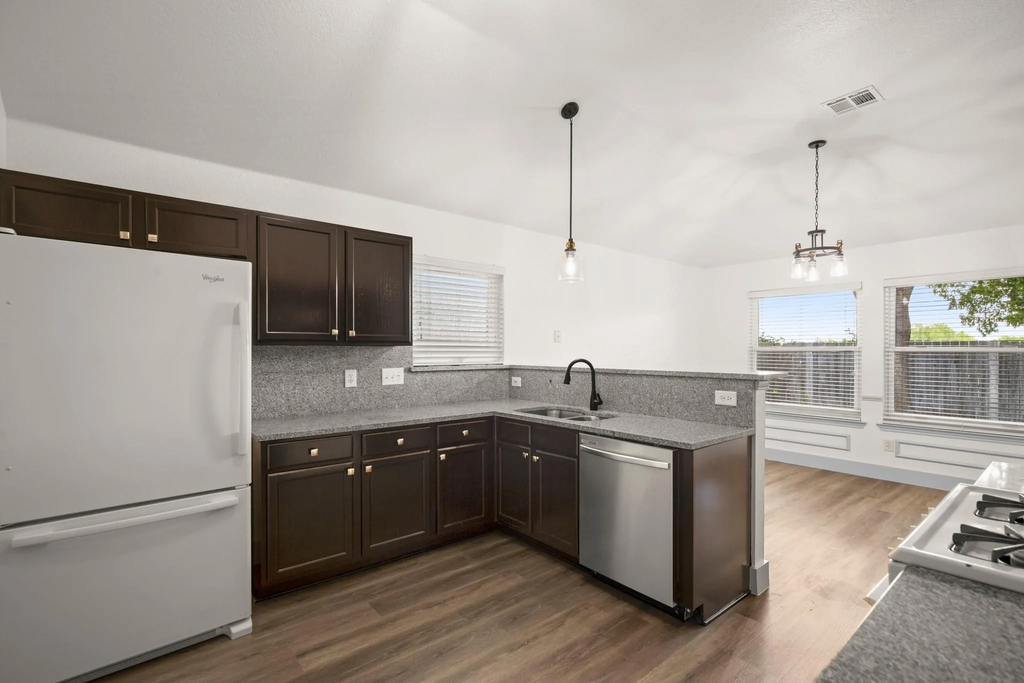 Photo 4 of 157 MEADOWLARK CIR