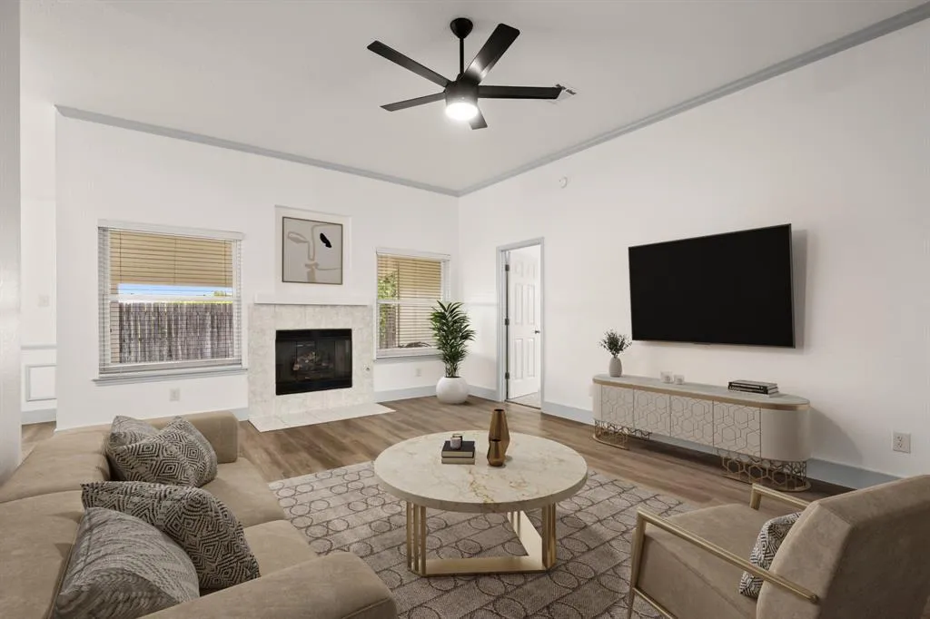 Photo 3 of 157 MEADOWLARK CIR