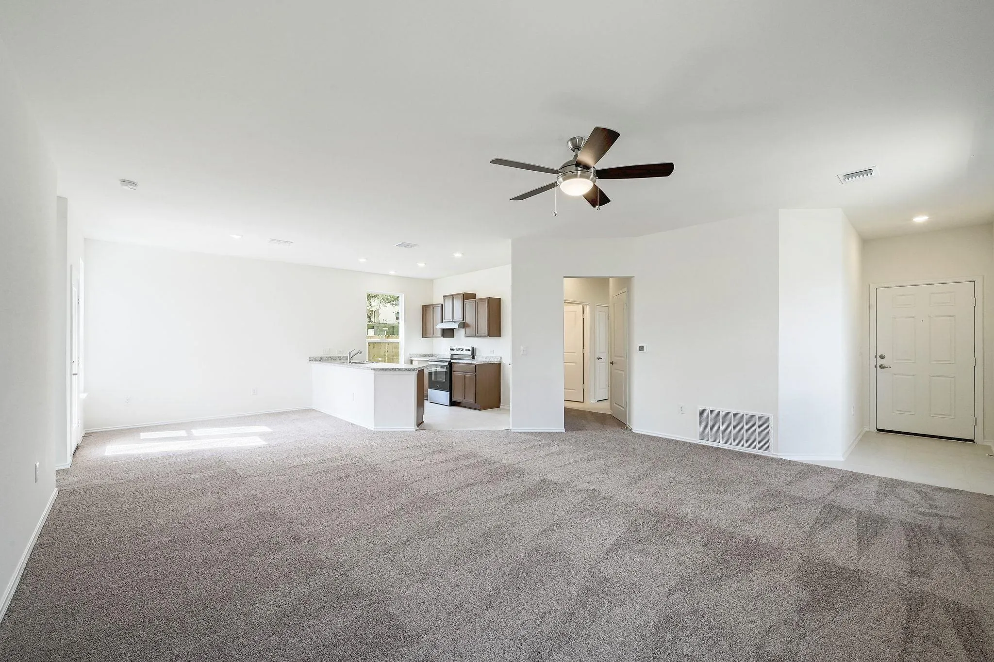 Photo 4 of 12113 CANTABRIA RD