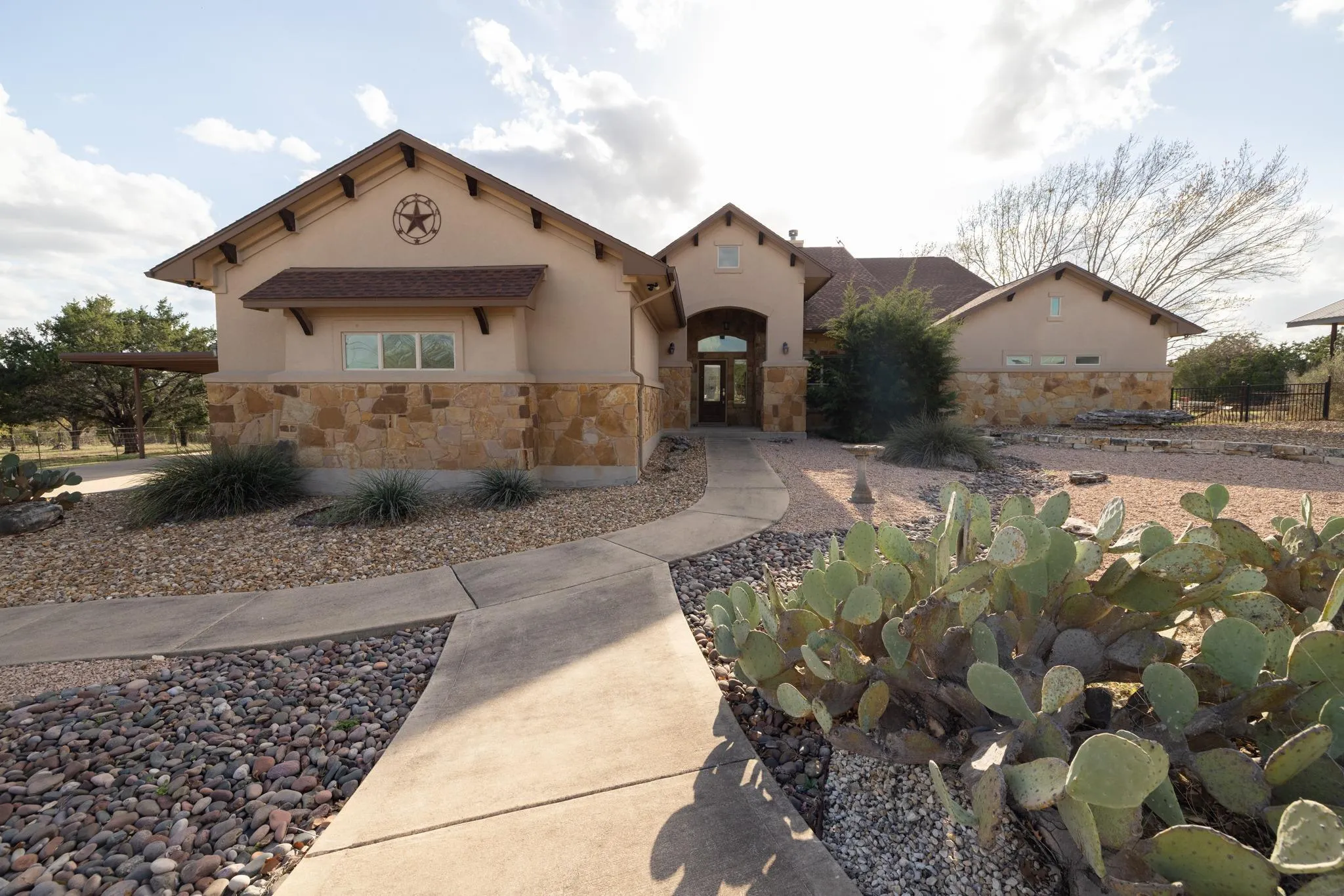 Photo of 204 SKYLINE RD, Georgetown, TX, 78628