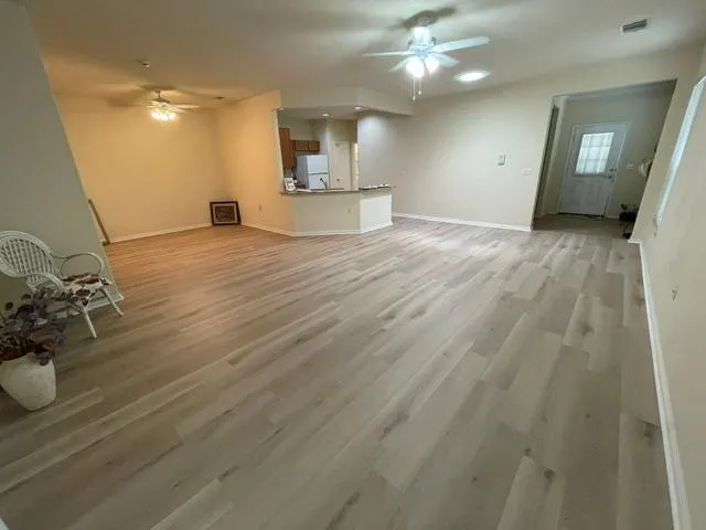 Photo 4 of 317 ESSEX LN