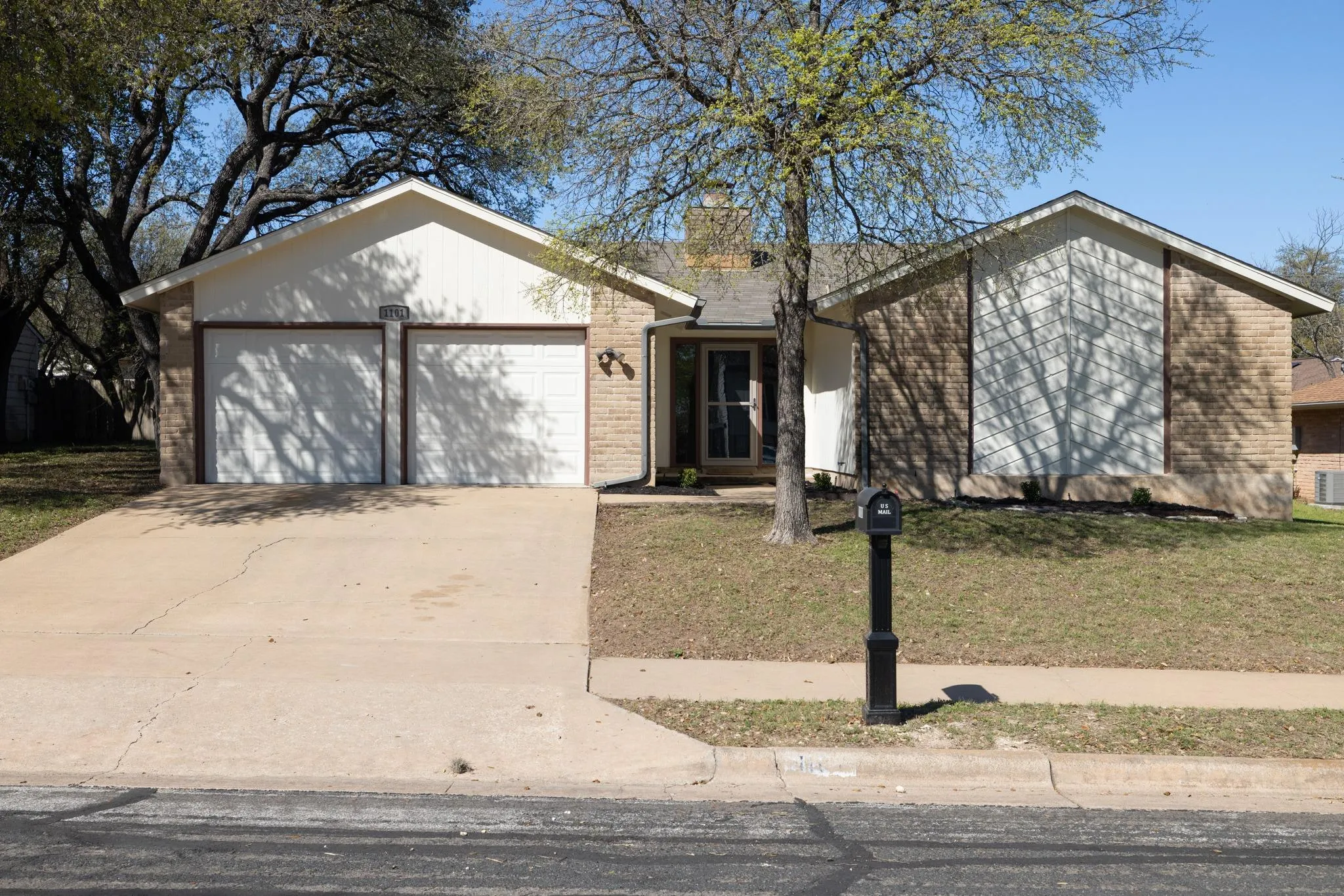 Photo of 1101 HUNTRIDGE DR, Austin, TX, 78758