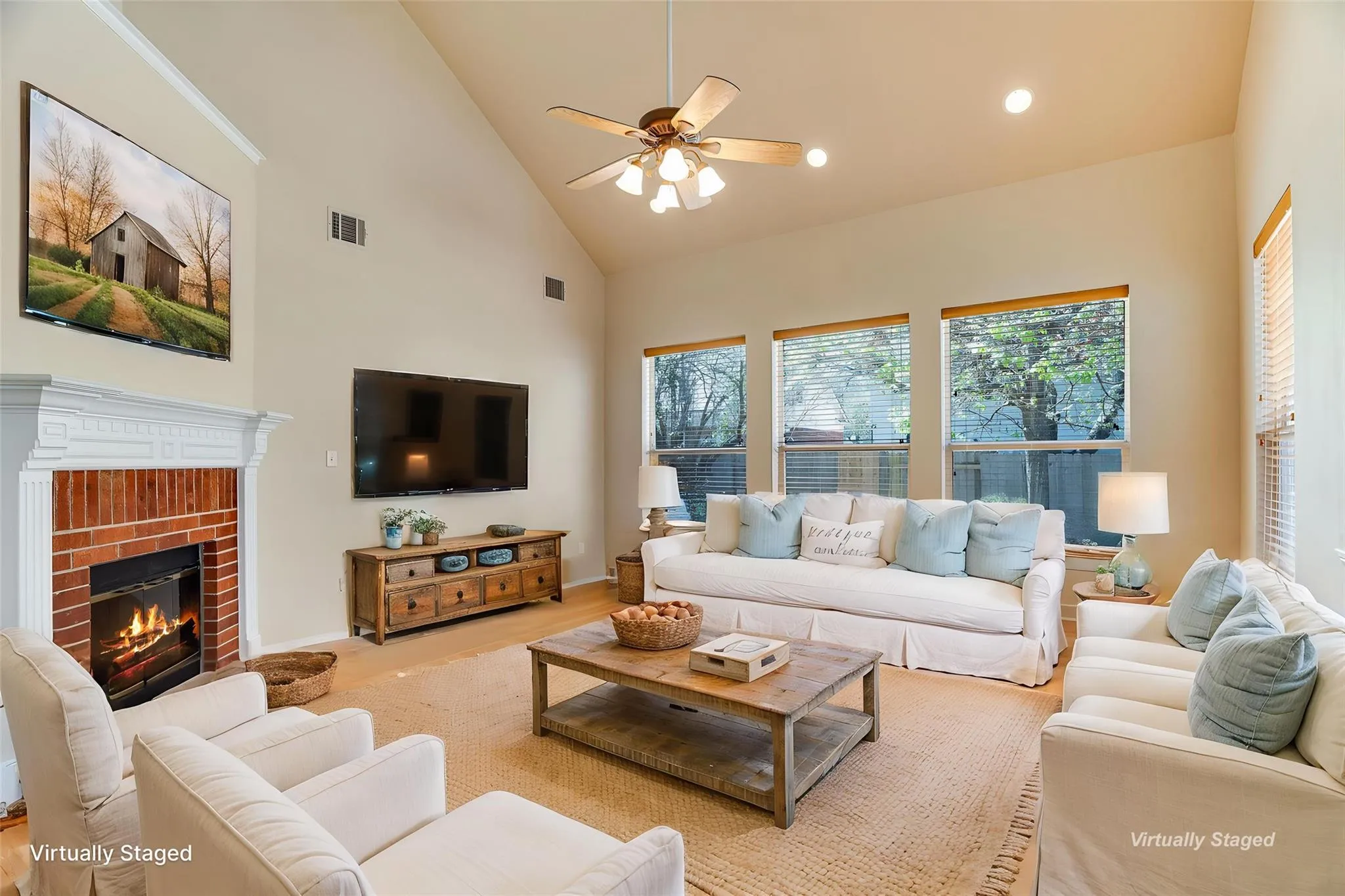 Photo 4 of 2207 CLOVER RIDGE DR