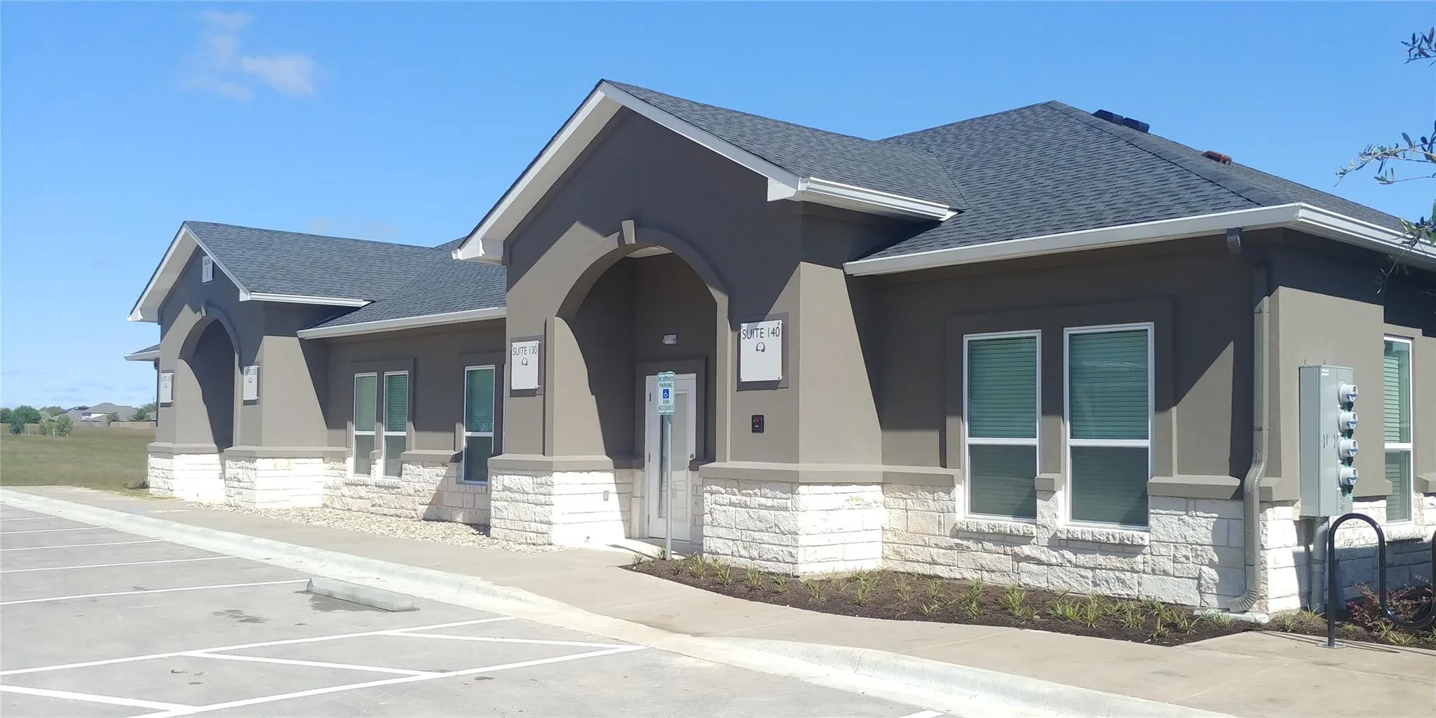 Photo of 660 S BAGDAD RD #420, Leander, TX, 78641