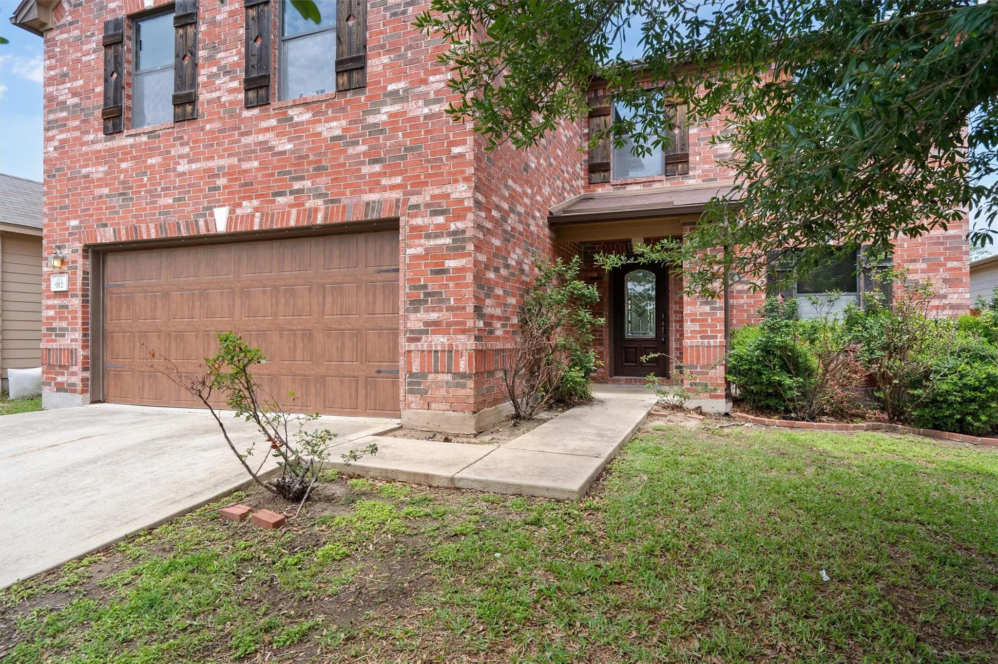 Photo 4 of 912 BETHEL WAY