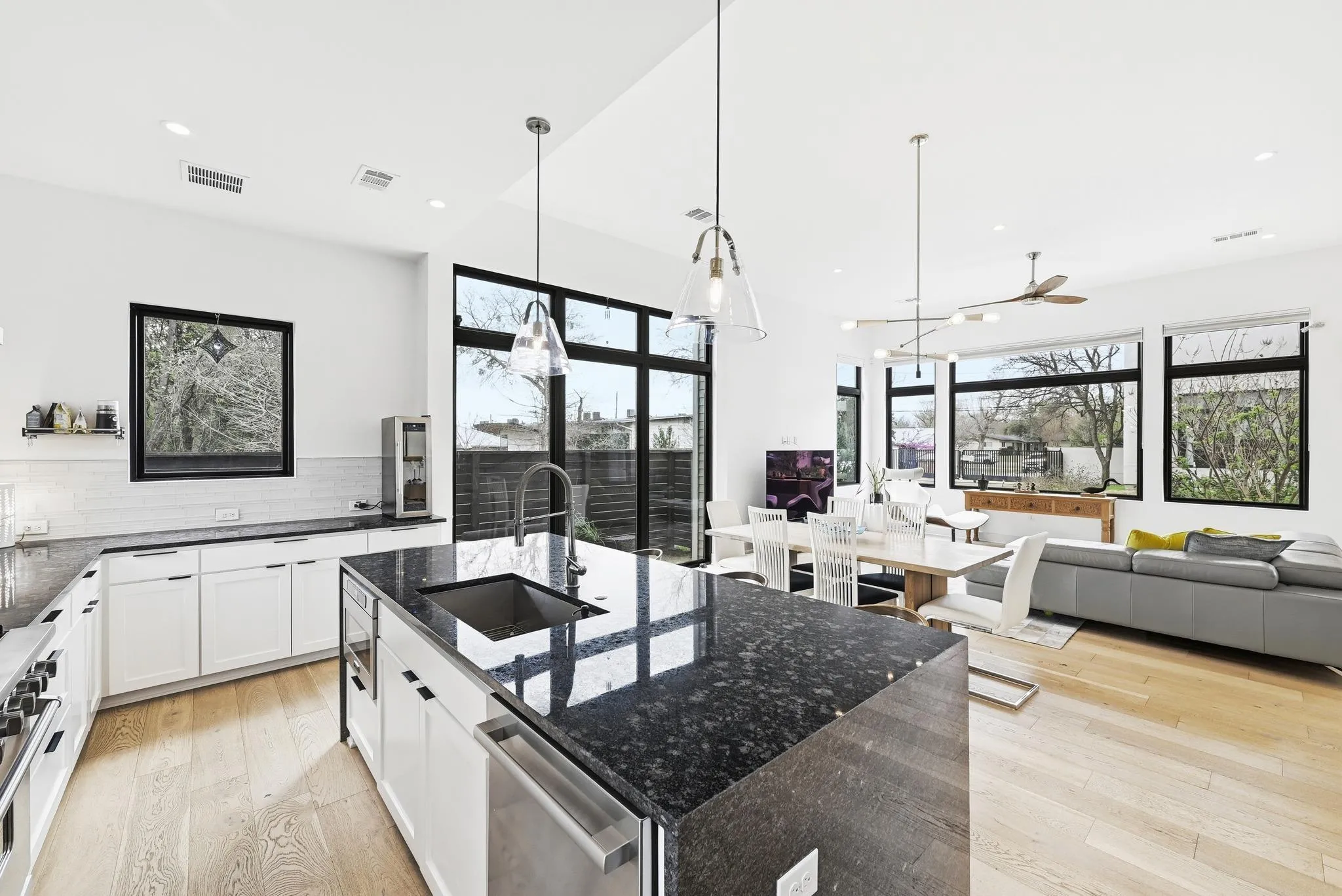Photo 3 of 2106 ALLWOOD DR #D