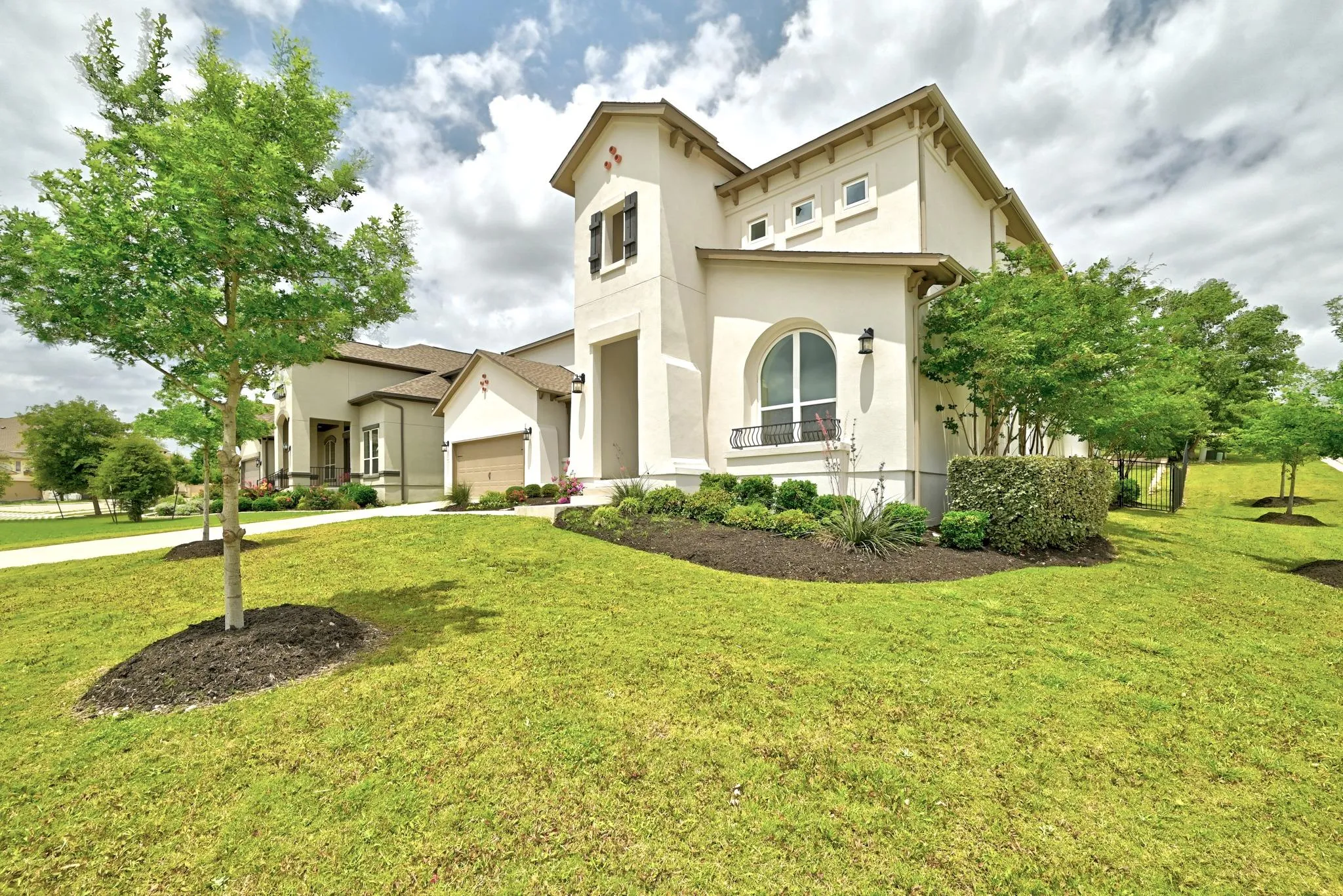 Photo 2 of 4601 APOLLONIA WAY