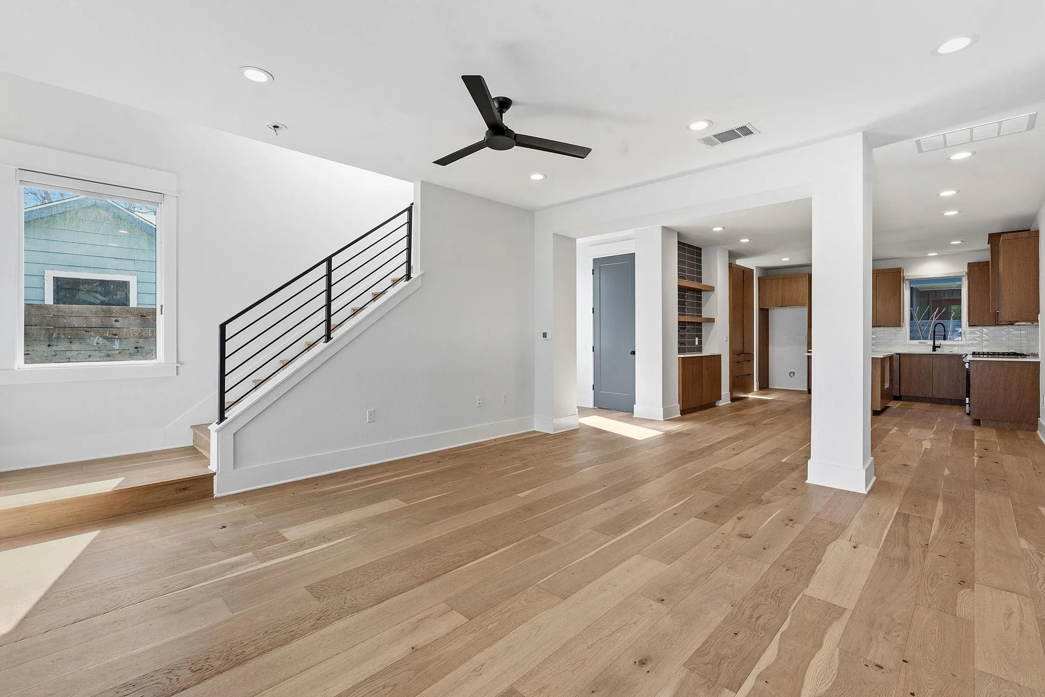 Photo 3 of 2921 LYONS RD #1