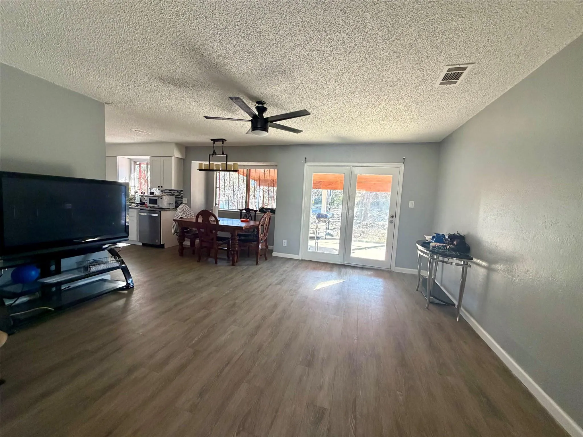 Photo 3 of 4607 CRAIGWOOD DR