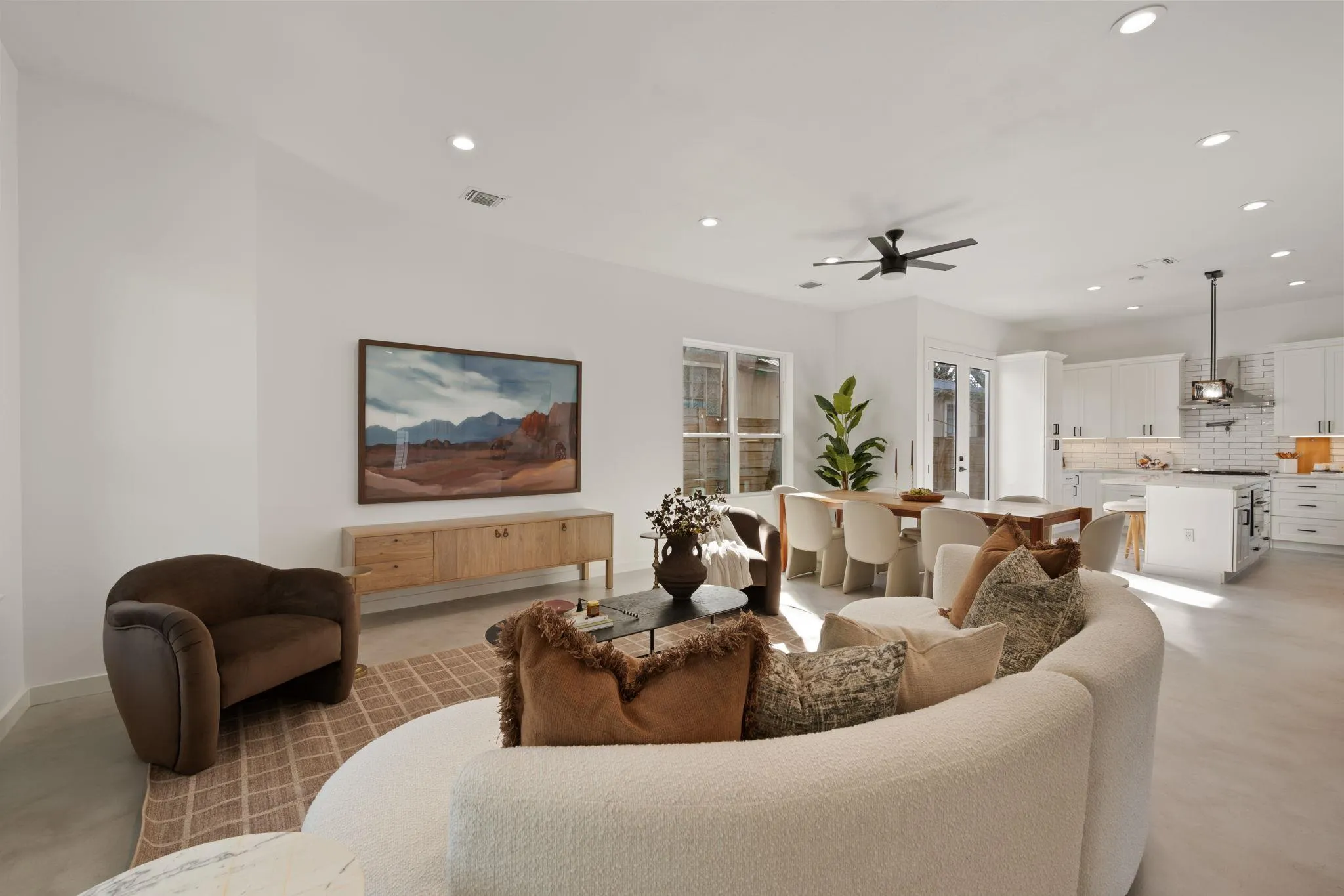 Photo 4 of 2302 EUCLID AVE #1