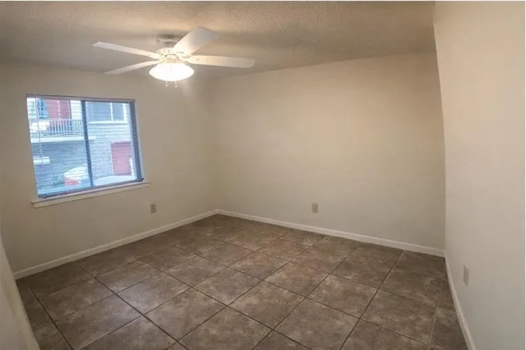 Photo 5 of 2408 LONGVIEW ST #111