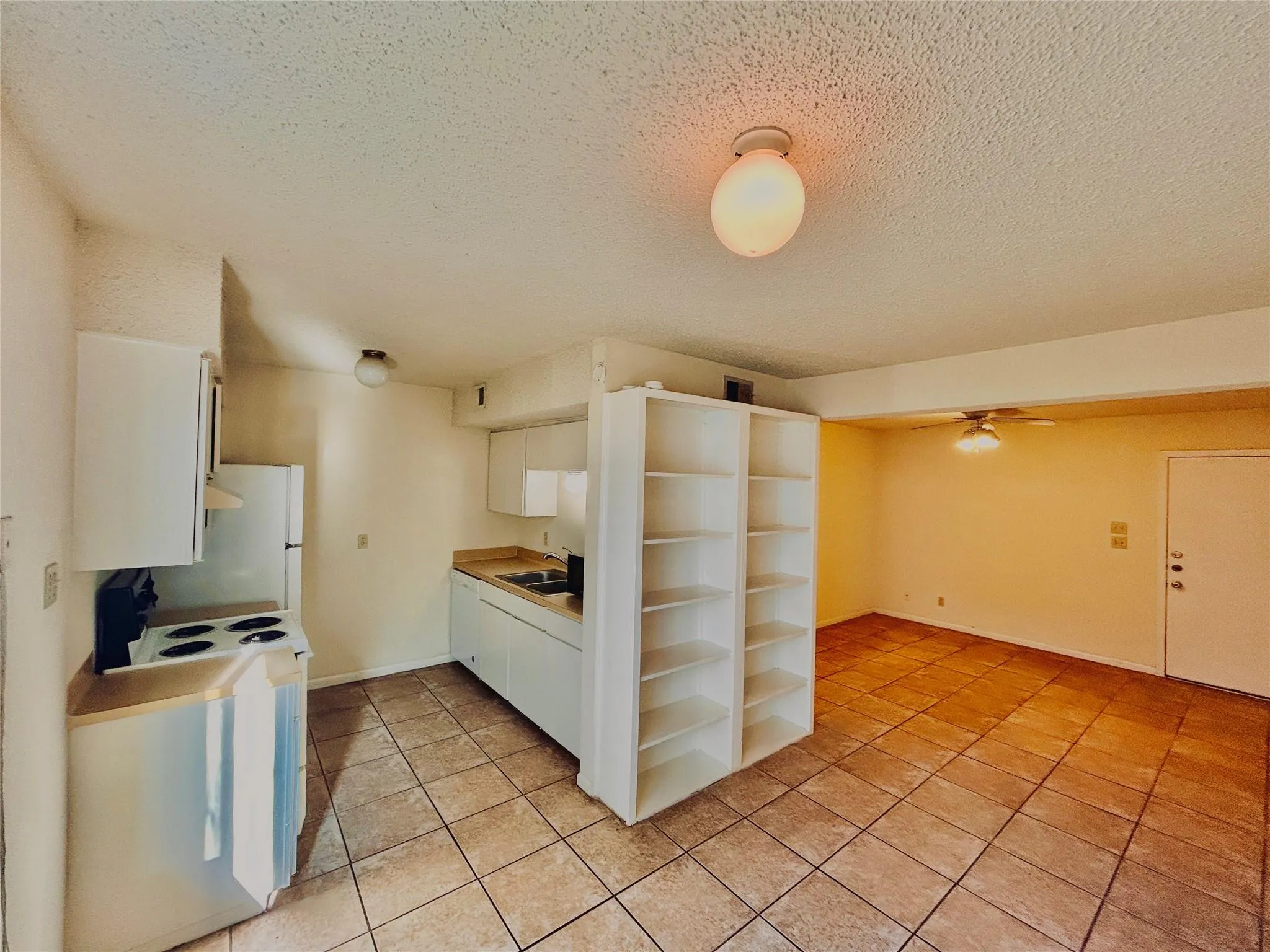 Photo 4 of 2408 LONGVIEW ST #110
