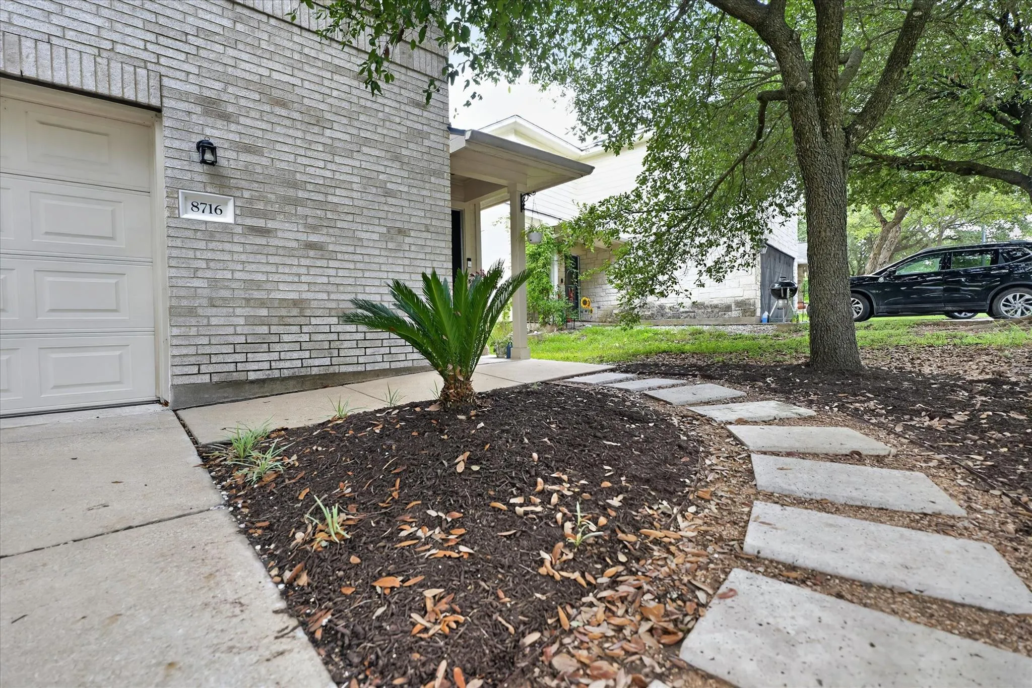 Photo 4 of 8716 DAVIS OAKS TRL