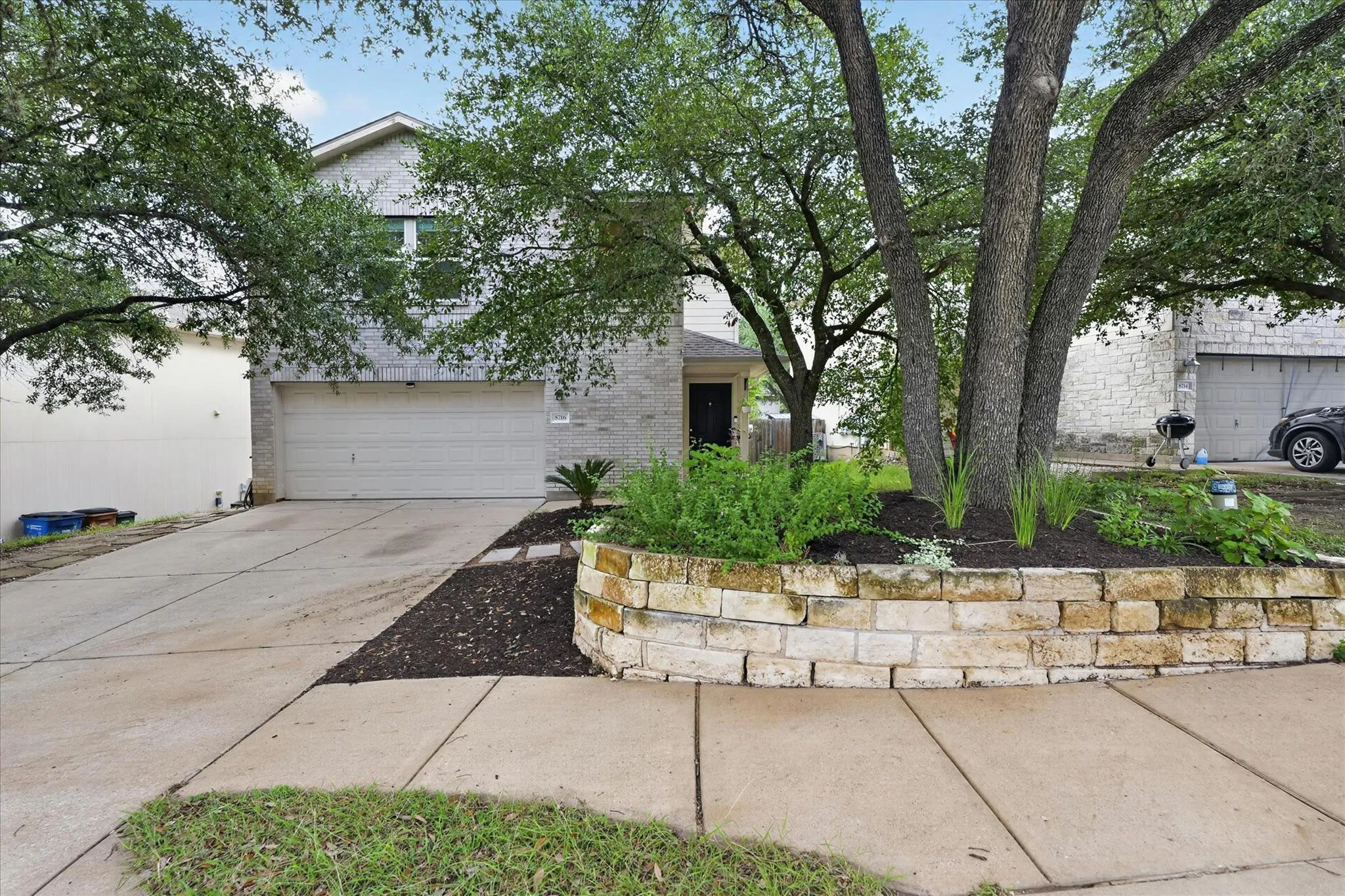 Photo 2 of 8716 DAVIS OAKS TRL