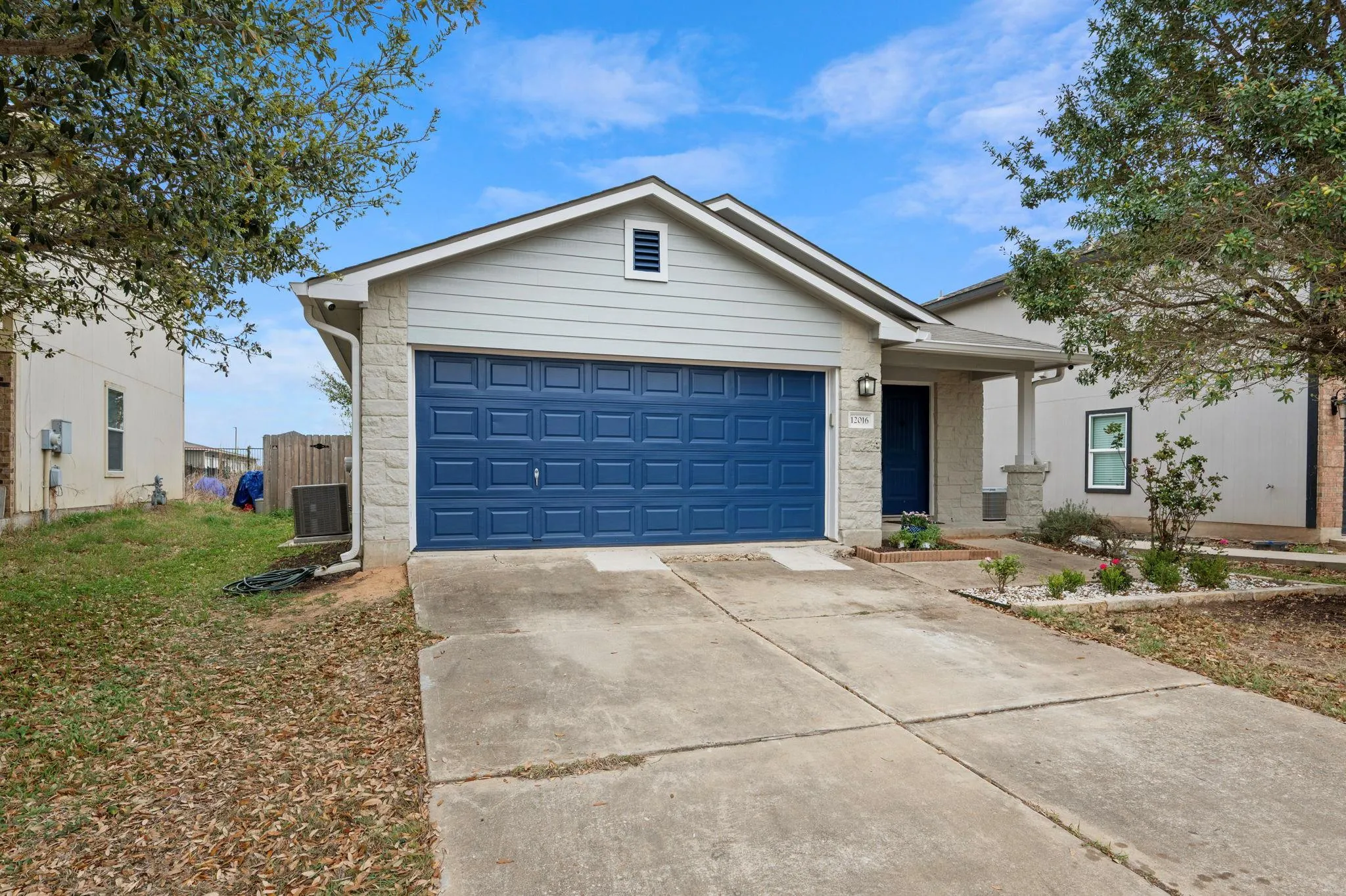 Photo 2 of 12016 PLAINS VALLEY DR