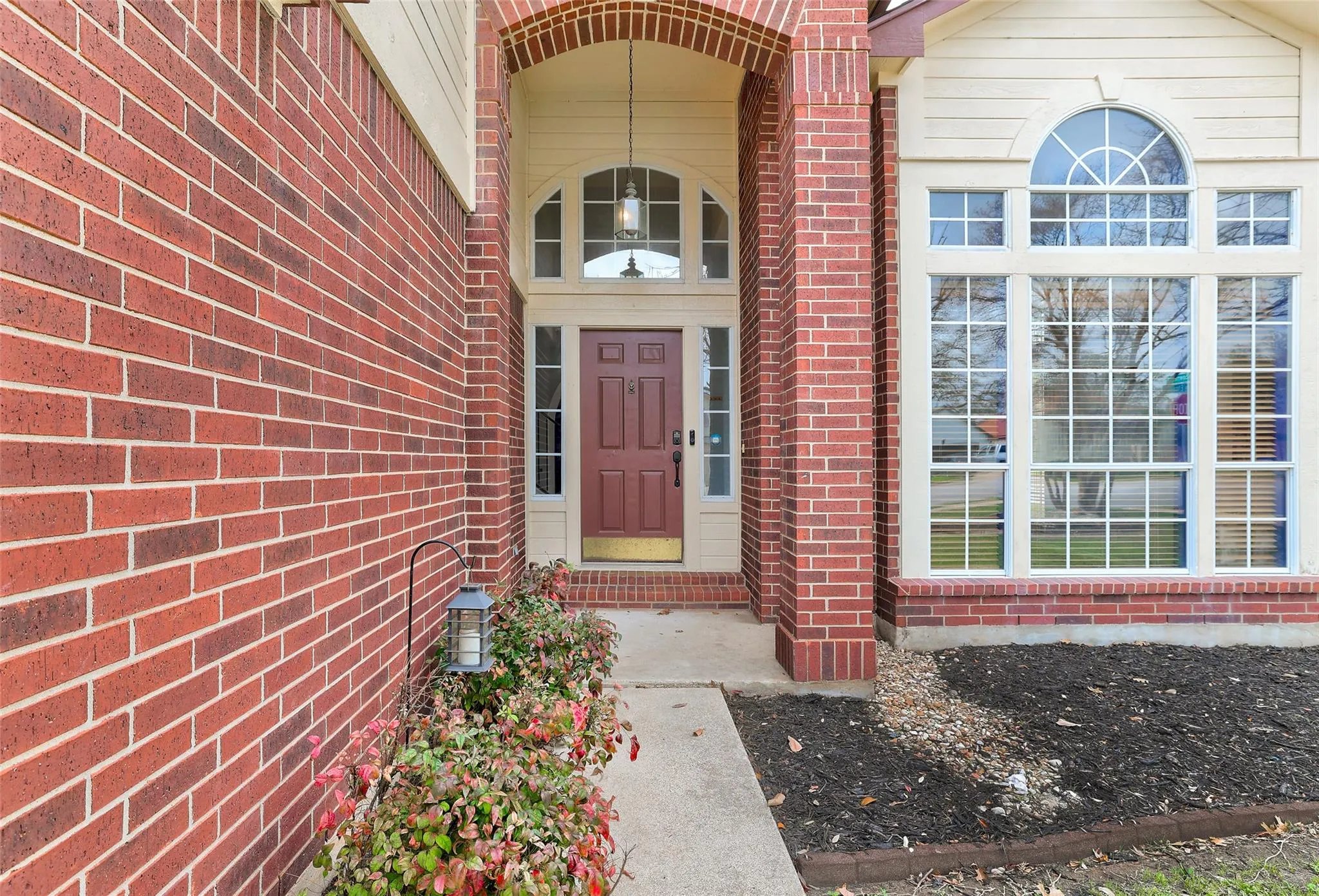 Photo 3 of 2721 LITTLE ELM TRL