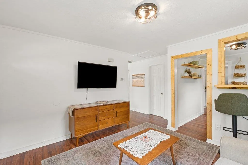 Photo of 1909 COLLEGE ROW, Austin, TX, 78702