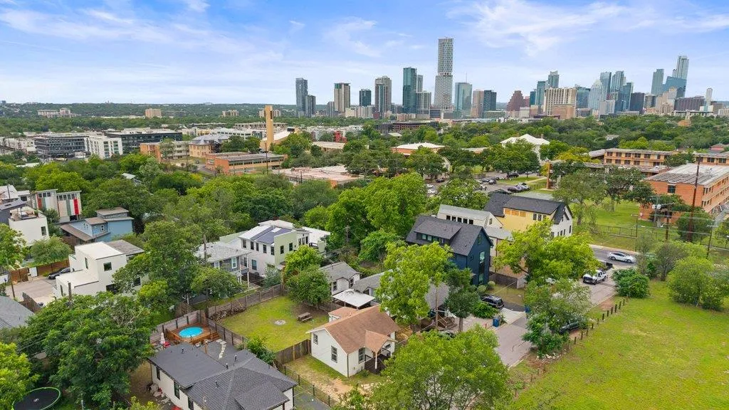 Photo of 1909 COLLEGE ROW, Austin, TX, 78702