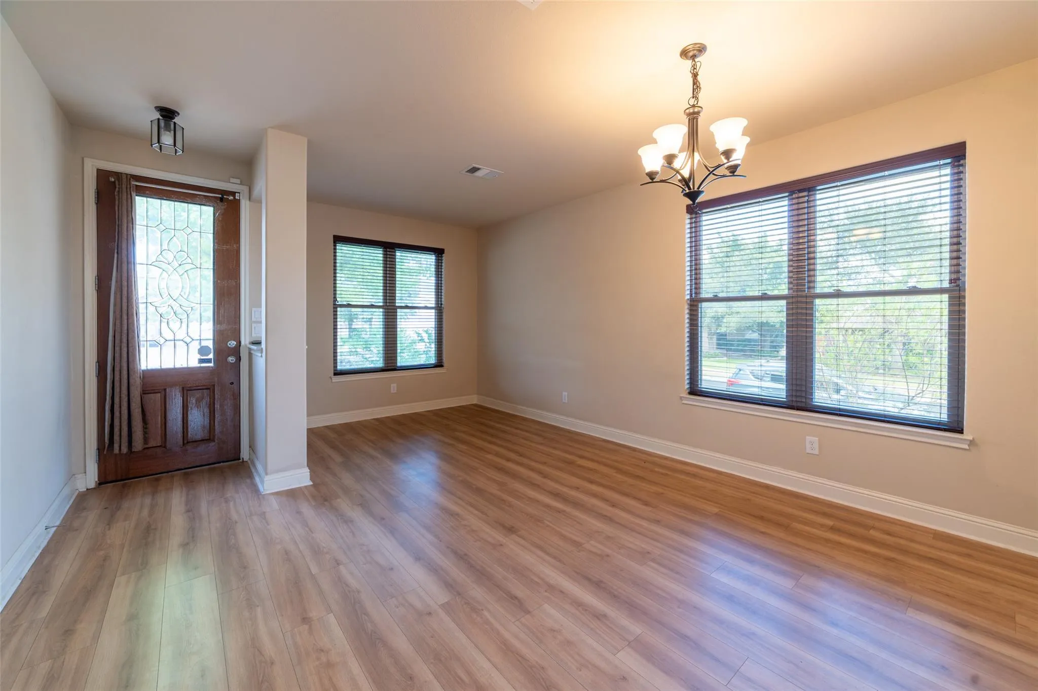 Photo 4 of 11925 TIMBER HEIGHTS DR