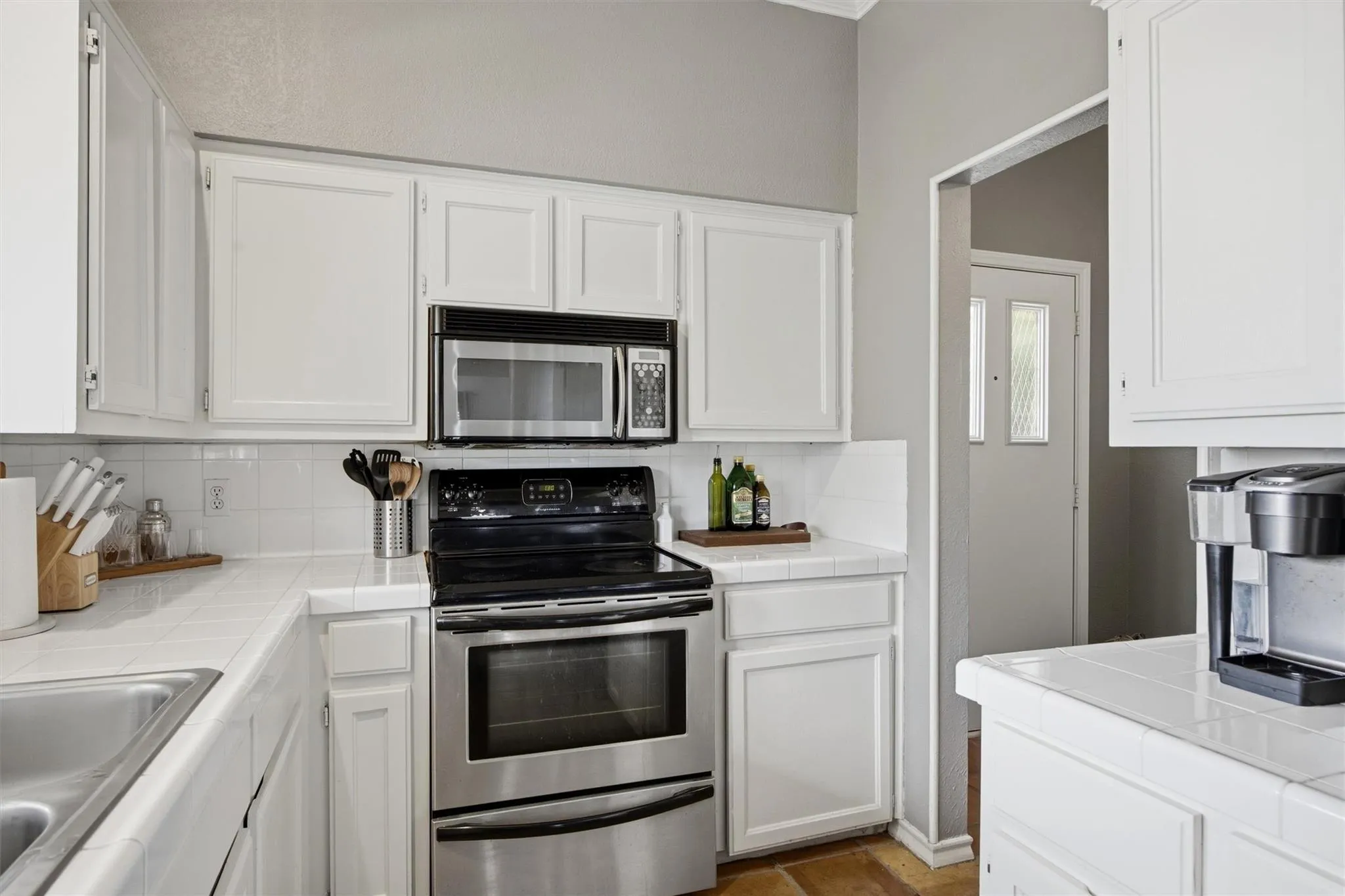Photo 4 of 1404 NORWALK LN #201
