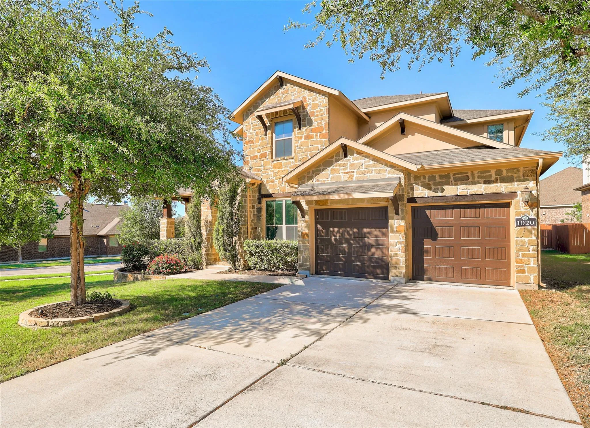 Photo 2 of 1020 WINDING WAY DR