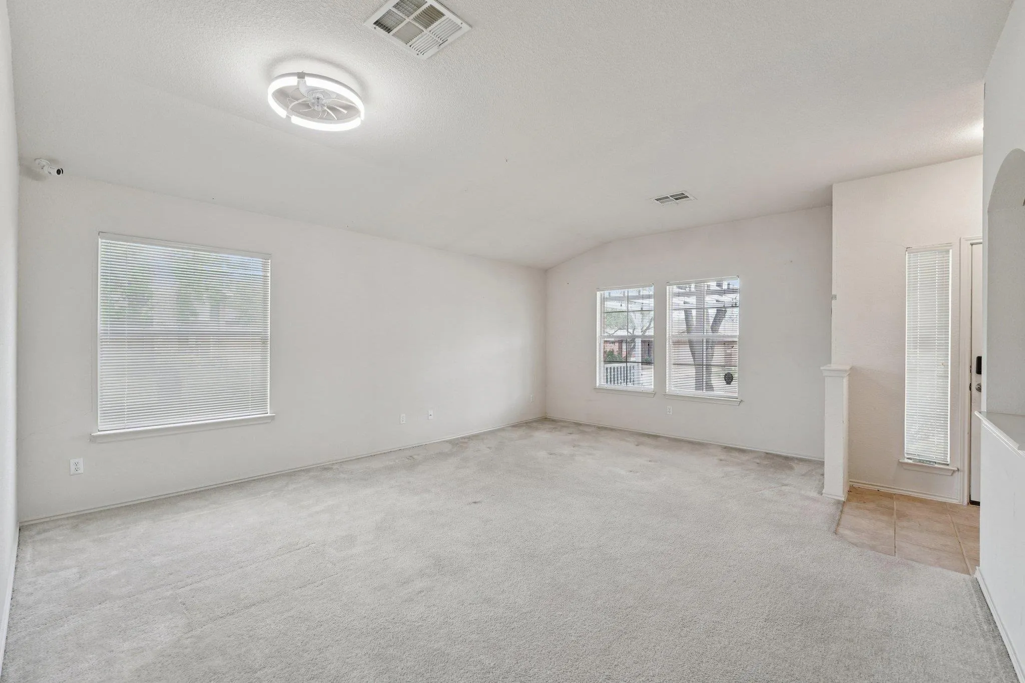 Photo 4 of 1724 DARJEELING DR