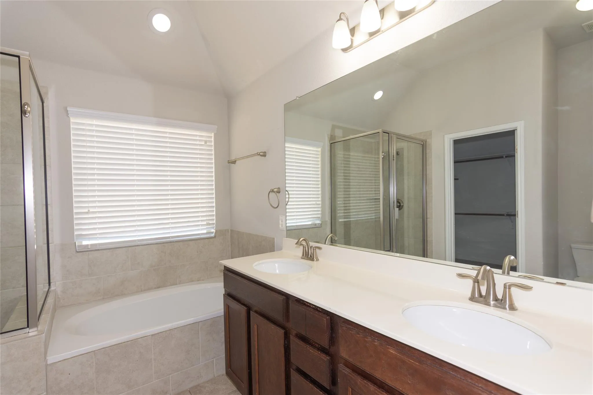 Photo 5 of 1916 BOBBYWOODS LN