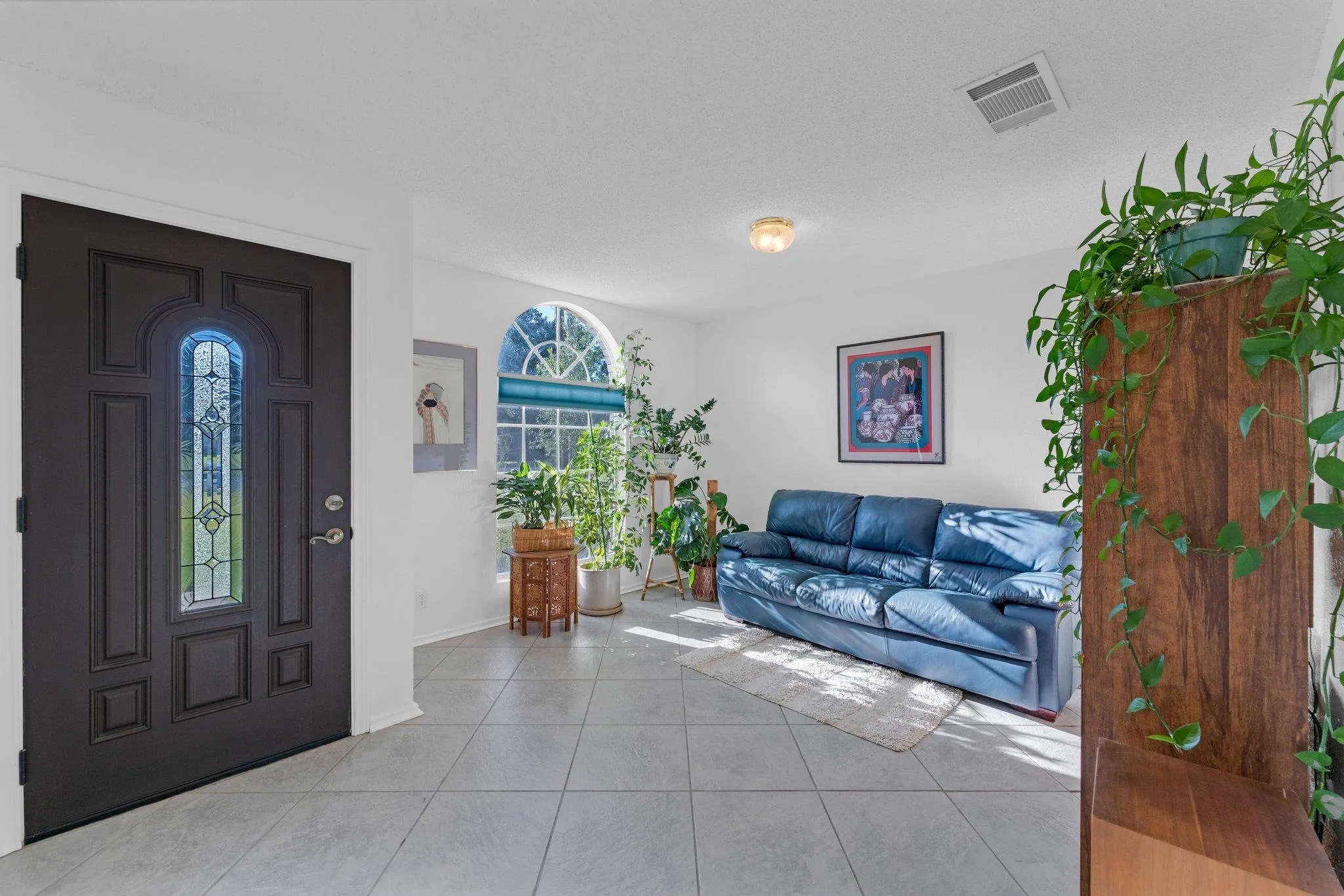 Photo 5 of 302 DEBORA DR