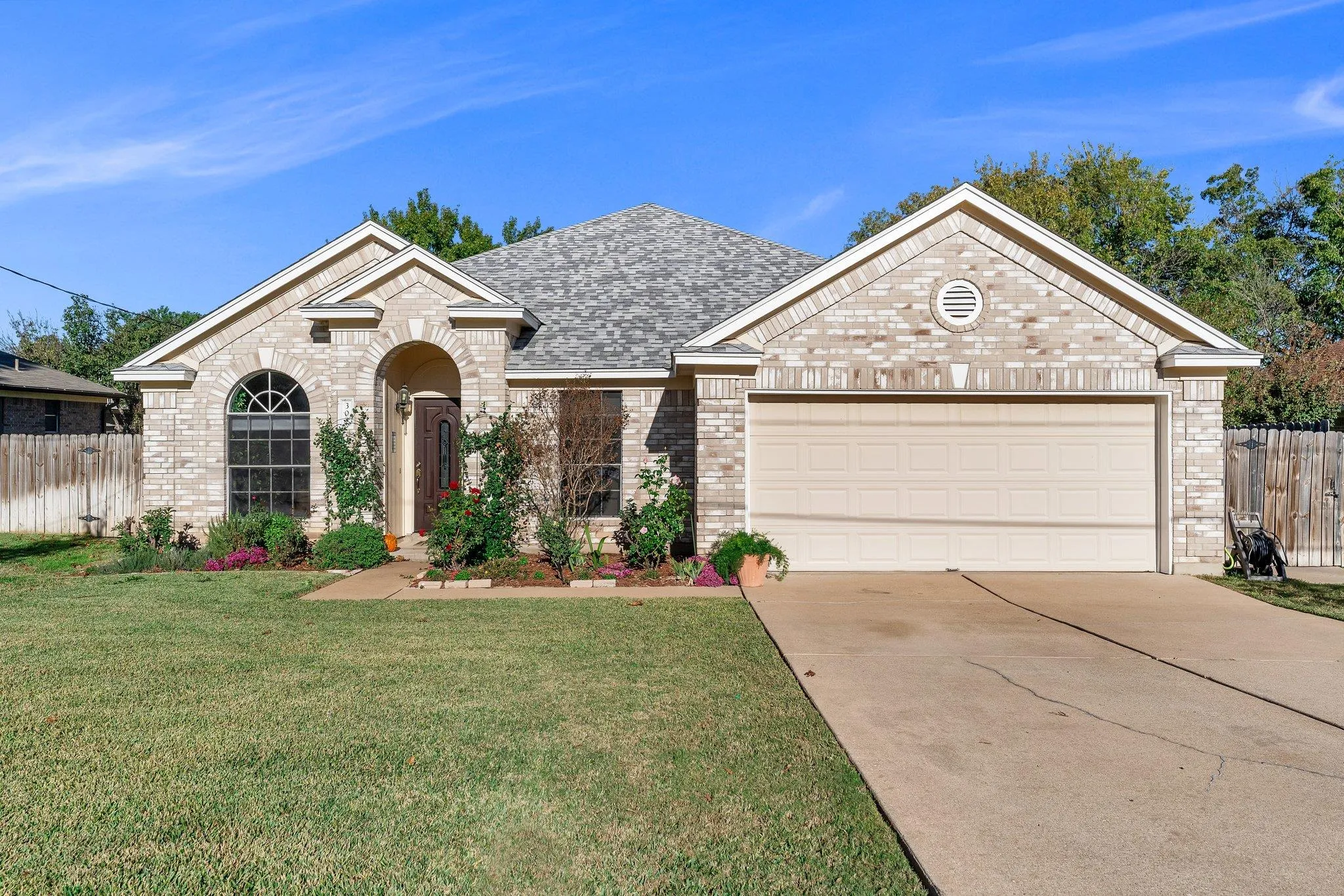 Photo of 302 DEBORA DR, Georgetown, TX, 78628