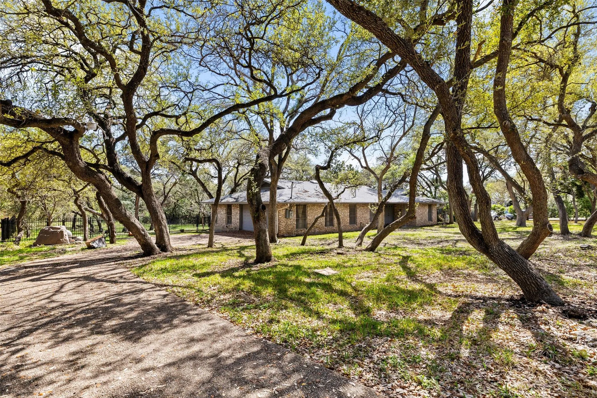 Photo of 11503 LADERA VISTA DR, Austin, TX, 78759