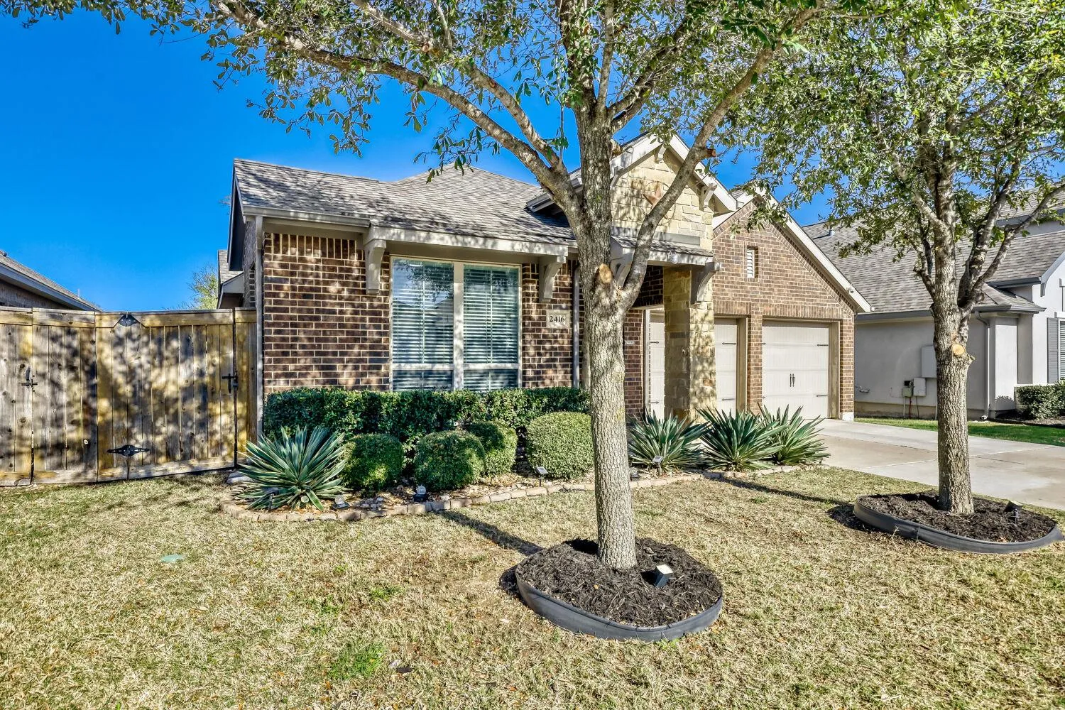 Photo 3 of 2416 BURBERRY LN