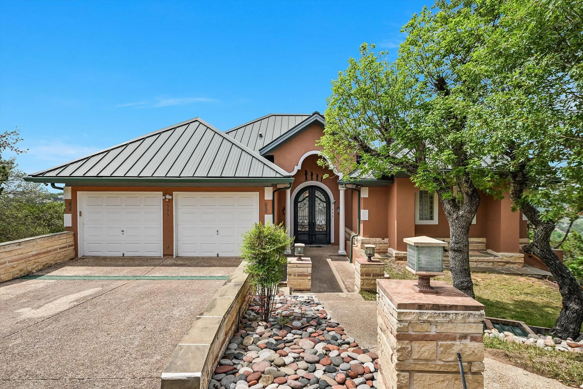 Photo of 695 SUNSET DR, Wimberley, TX, 78676