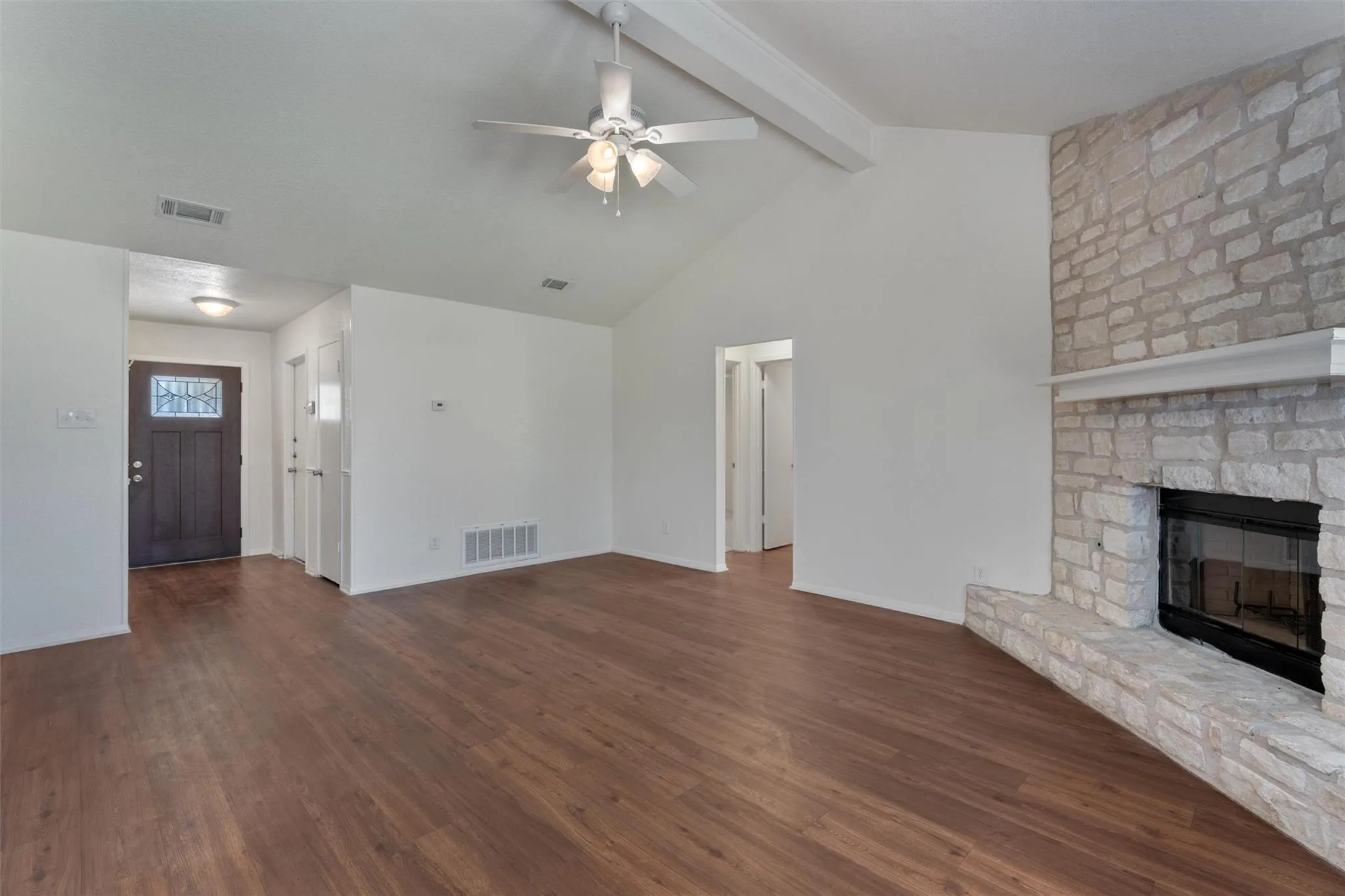Photo 4 of 212 ROCKCREST DR
