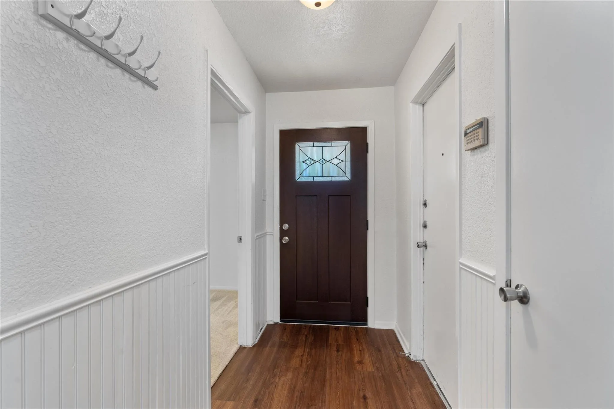 Photo 5 of 212 ROCKCREST DR