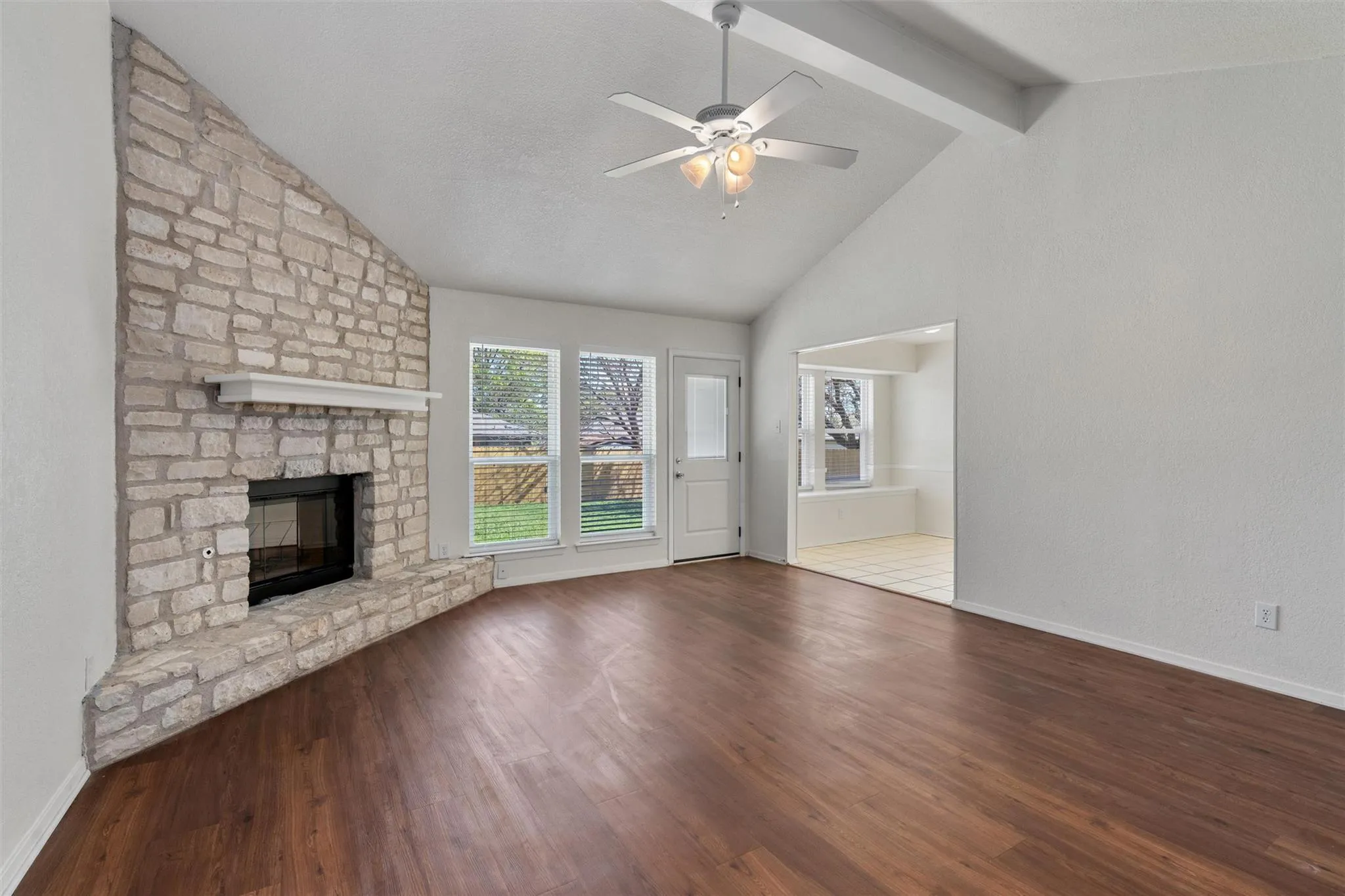 Photo 3 of 212 ROCKCREST DR